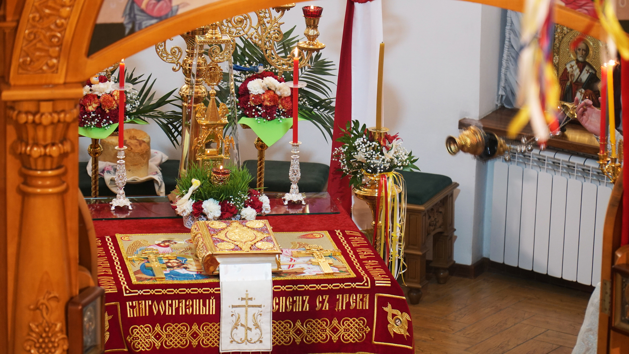 Пасха 2021 в Храме Святого Апостола Андрея Первозвонного (Донецк). Видеооператор Андрей Сапенок