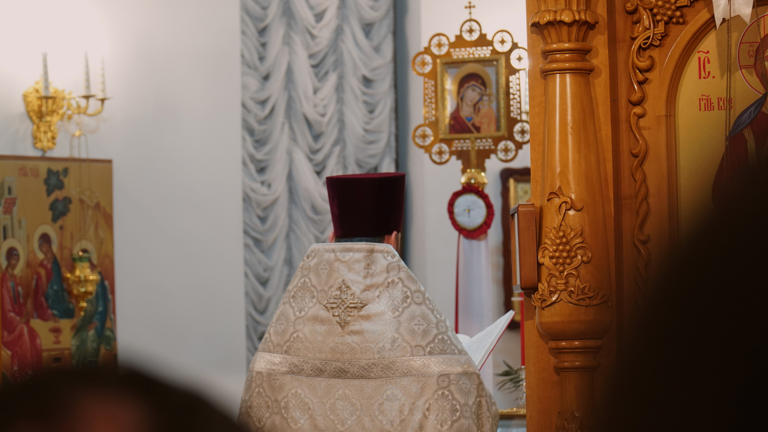 Пасха 2021 в Храме Святого Апостола Андрея Первозвонного (Донецк). Видеооператор Андрей Сапенок