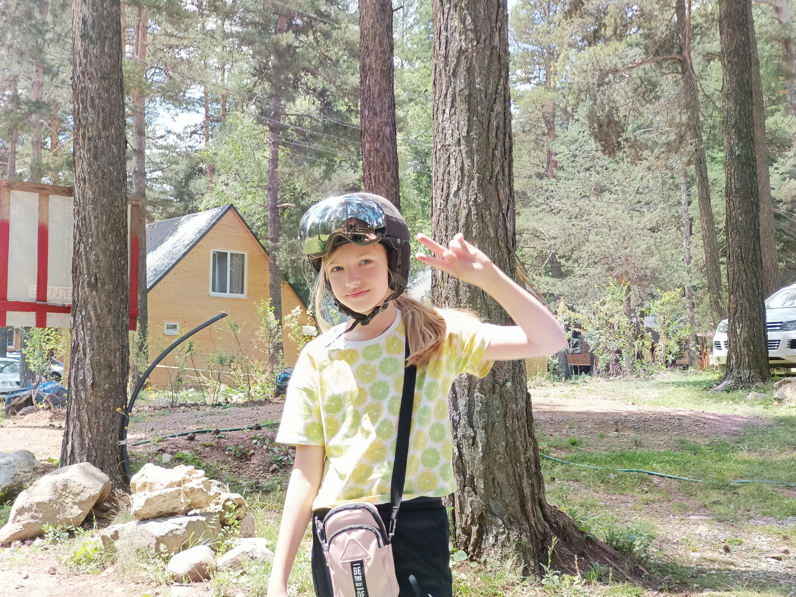 Эльбрус 2023 Маша Саша Дима. Заставка