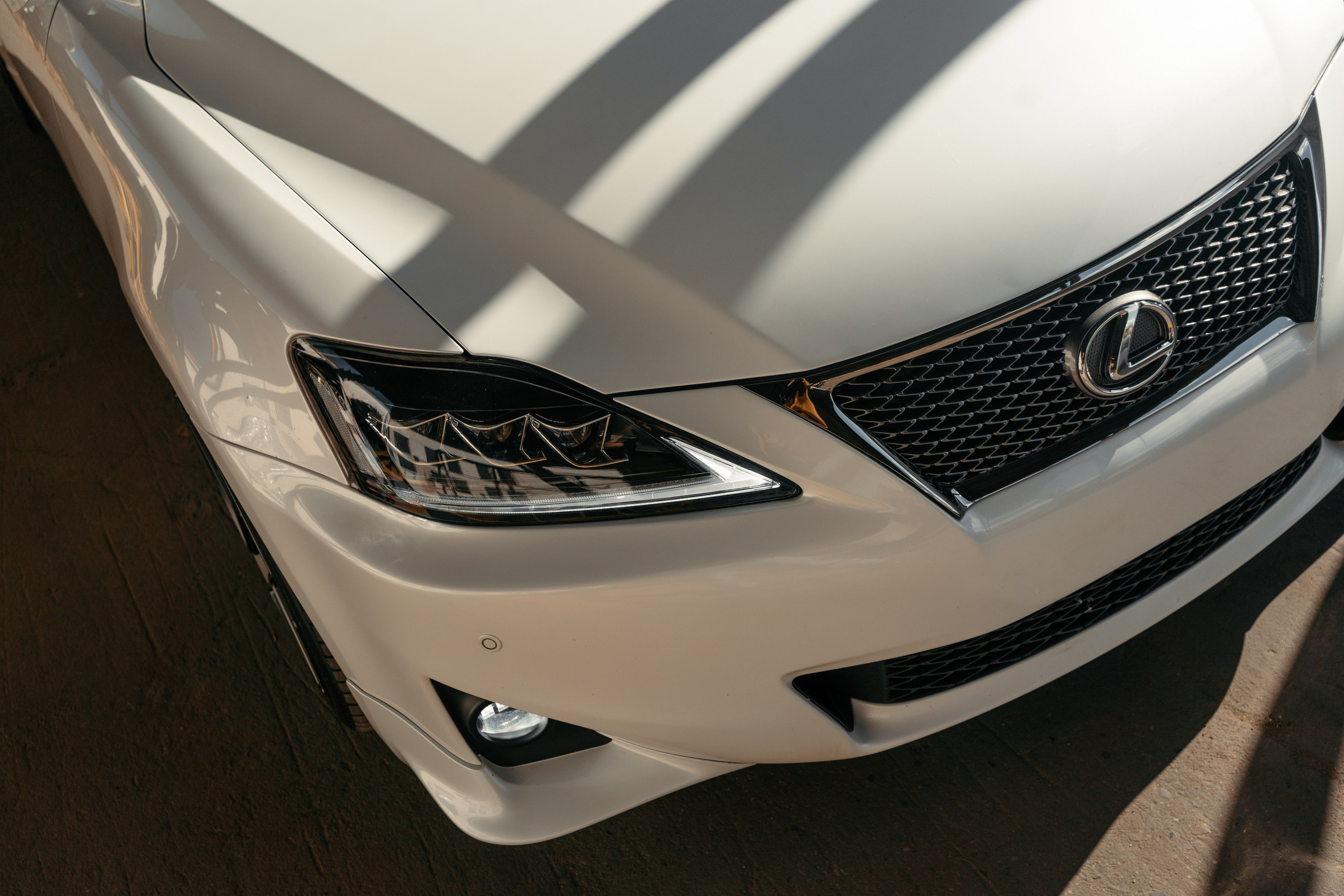 Lexus is250 sd_mov. DeLorein