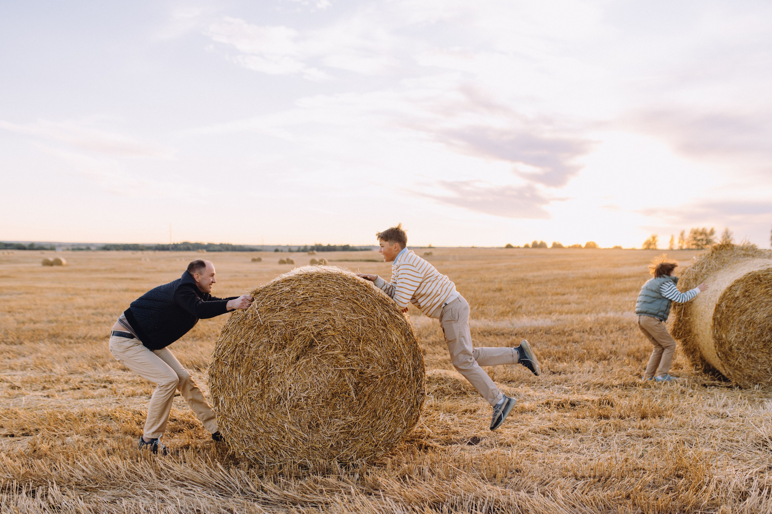 Семейная фотосессия на улице. Wedding photograph in europe Vasencev Alexey