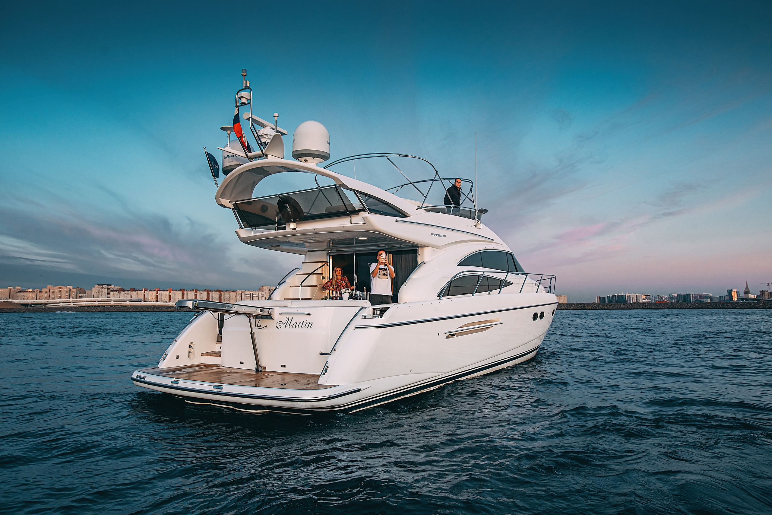 Яхта Princess 57 Esperanza. SPB Rent Boats|аренда катеров и теплоходов