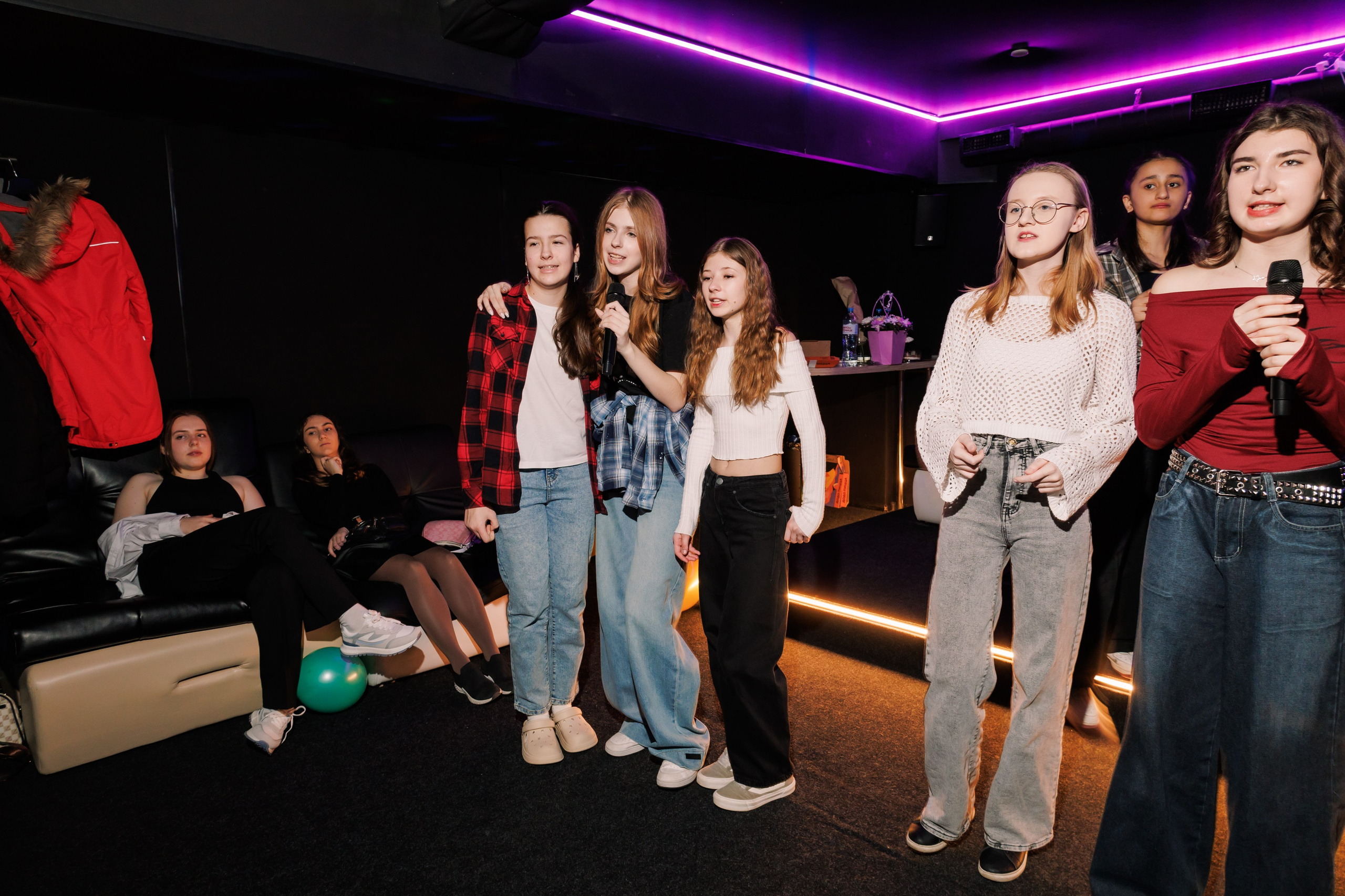 День Рождения в караоке 2. Фотограф в Москве Дмитрий Емельянов