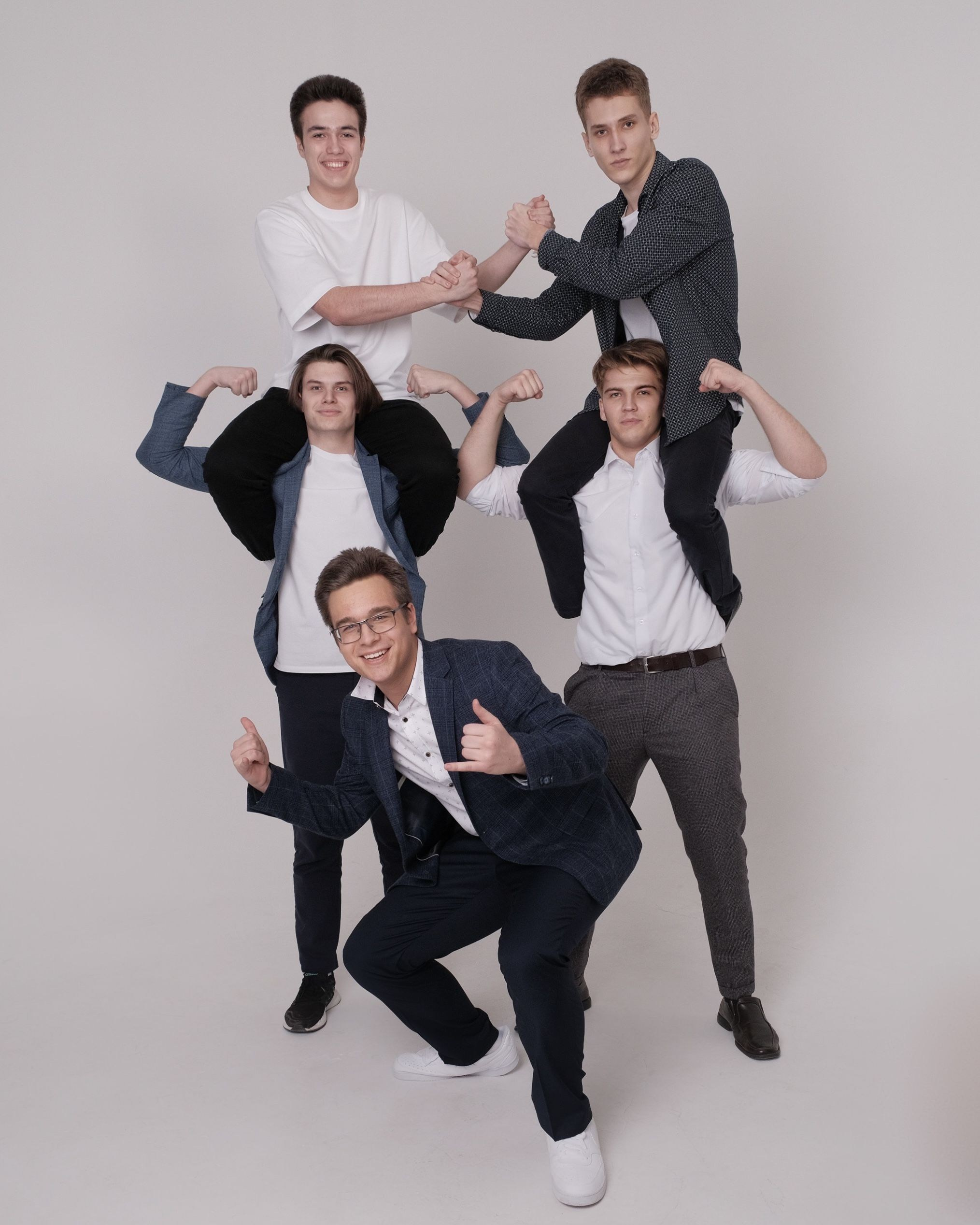 9-11 класс. XPLACEMEDIA — Виньетки в Актобе. Выпускные альбомы в Актобе