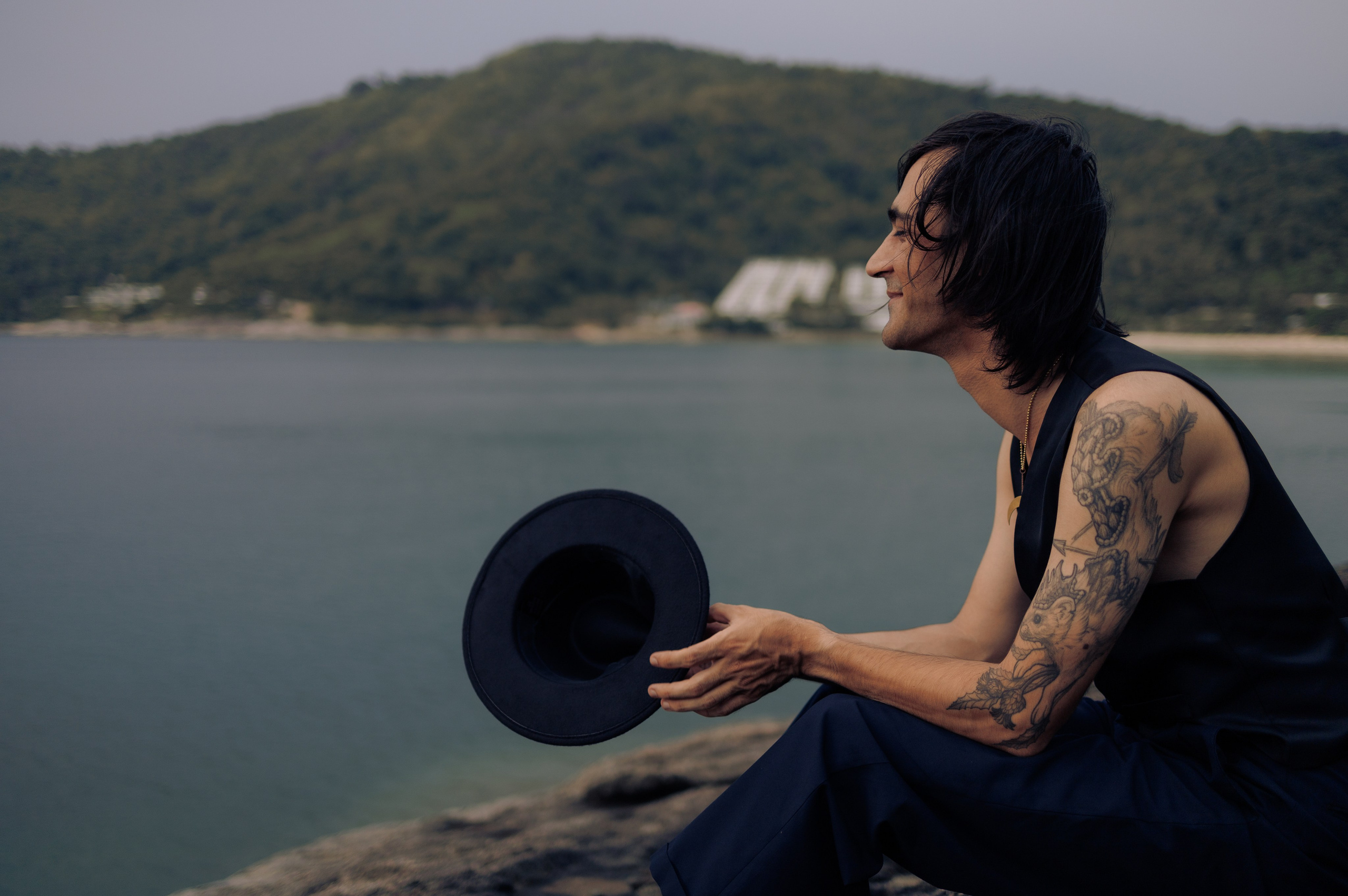 Contacts. Lyric photographer