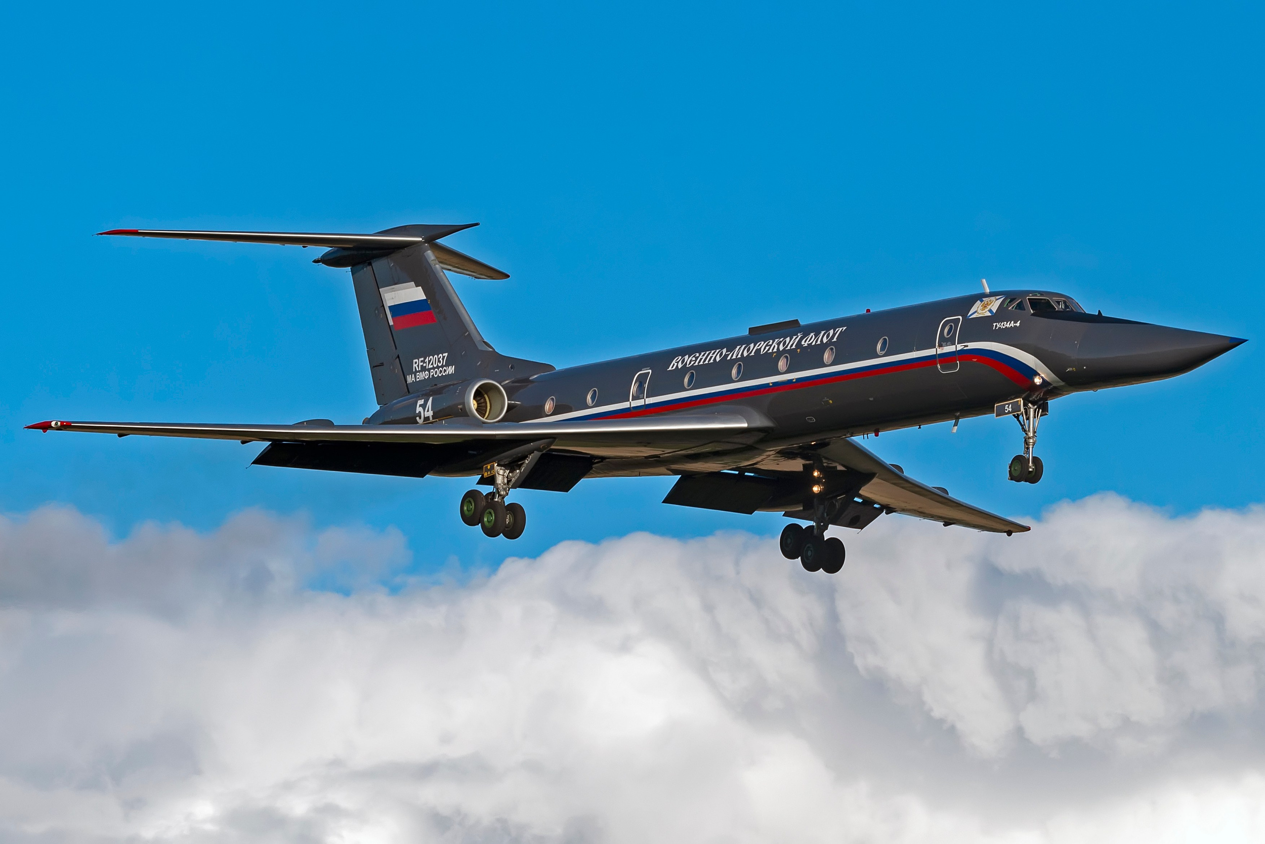 Авиация: самолеты, вертолеты, небесные зарисовки. От прошлого к будущему авиации через фотографию