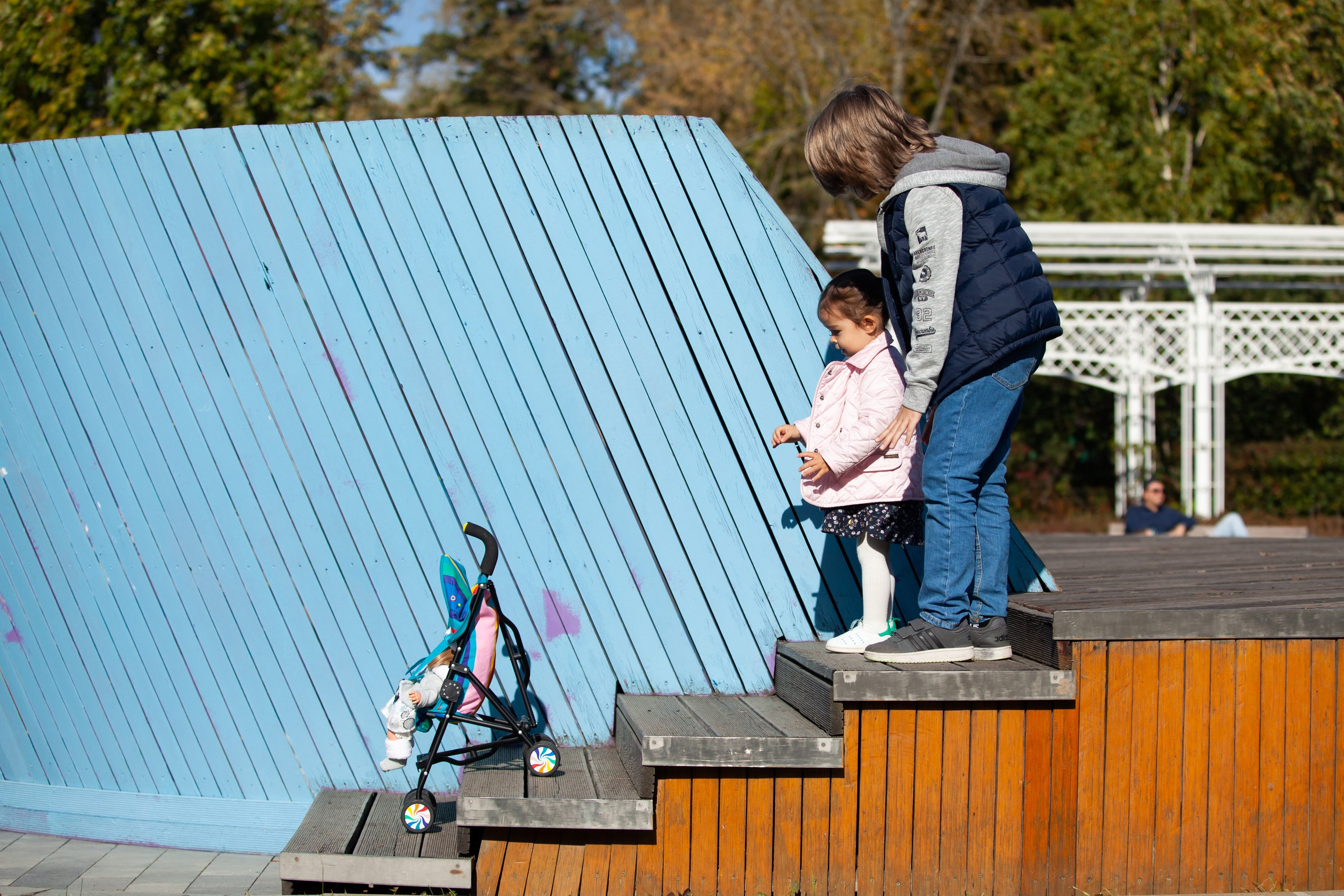 Семейная фотосъемка в саду Баумана. Фотографы в Москве Светлана Устинова и Сергей Грачев