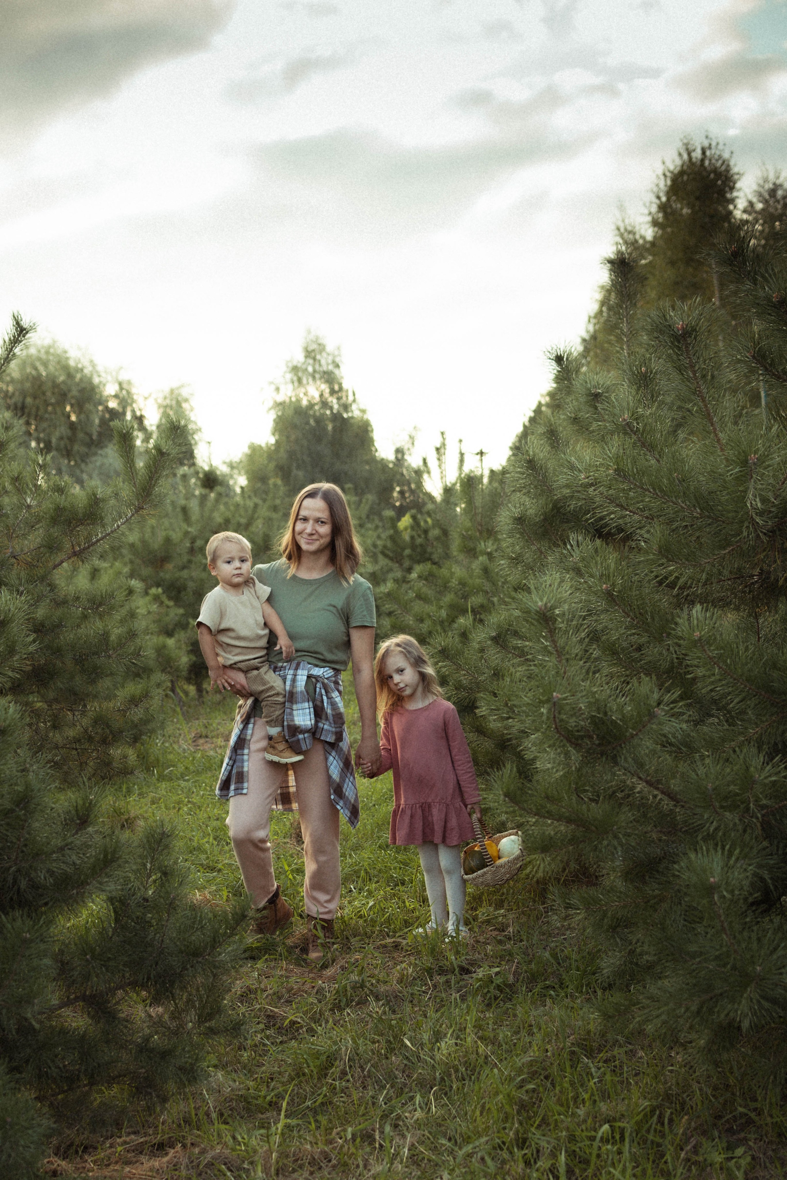 Семейная фотосессия на природе. Семейный фотограф в Железнодорожном Масаева Елена