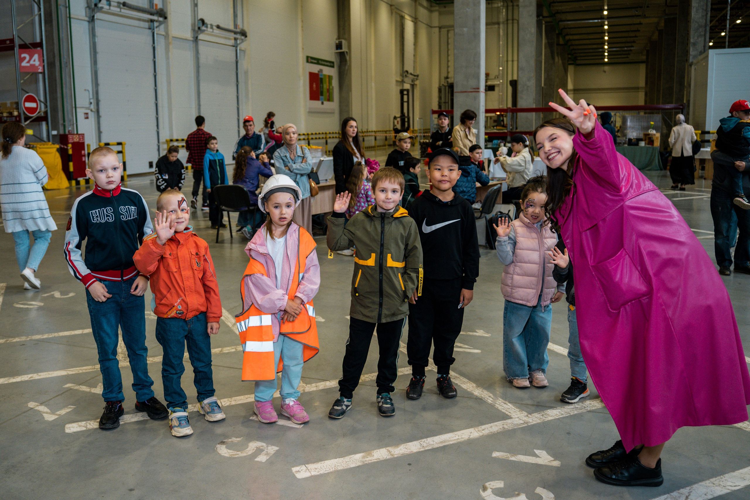 День детей в Пятерочке. Видеограф и Фотограф в Челябинске Ксения и Владимир Рюмины