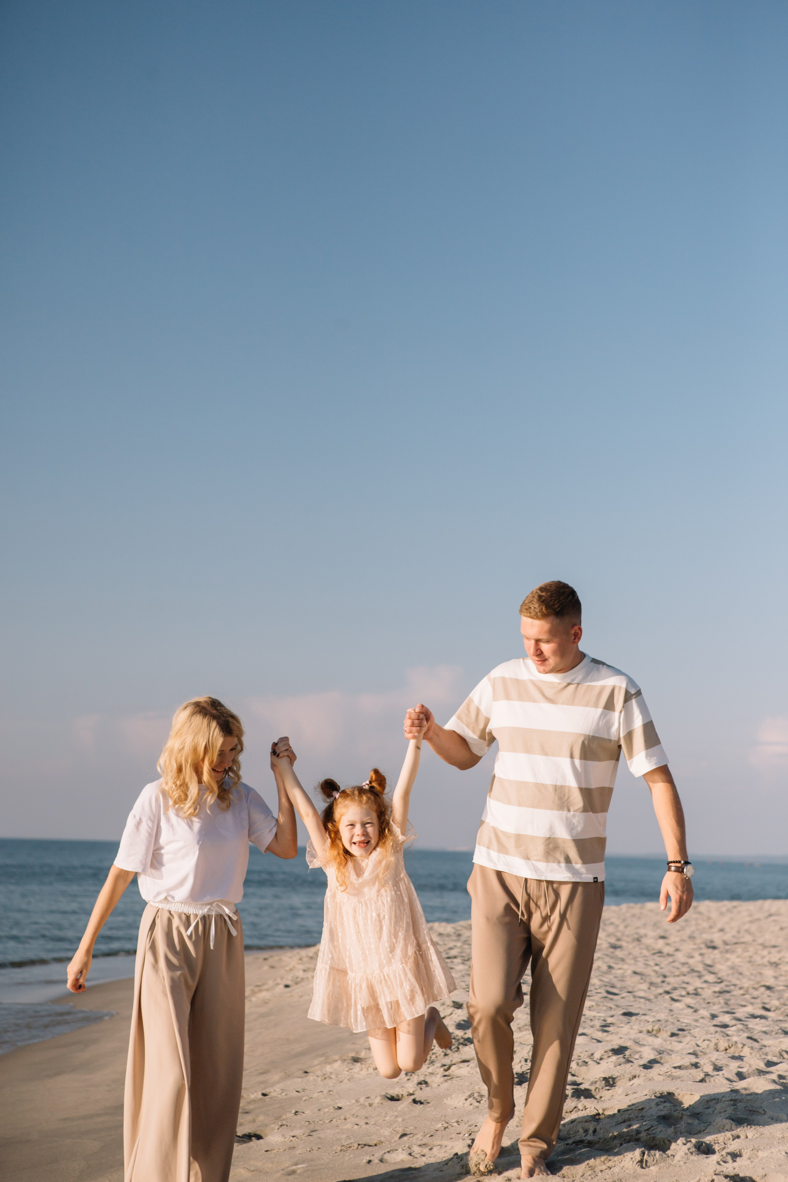 Алексей и Наталья. Семейная фотосессия на море. Семейный фотограф в Калининграде Анастасия Юрина