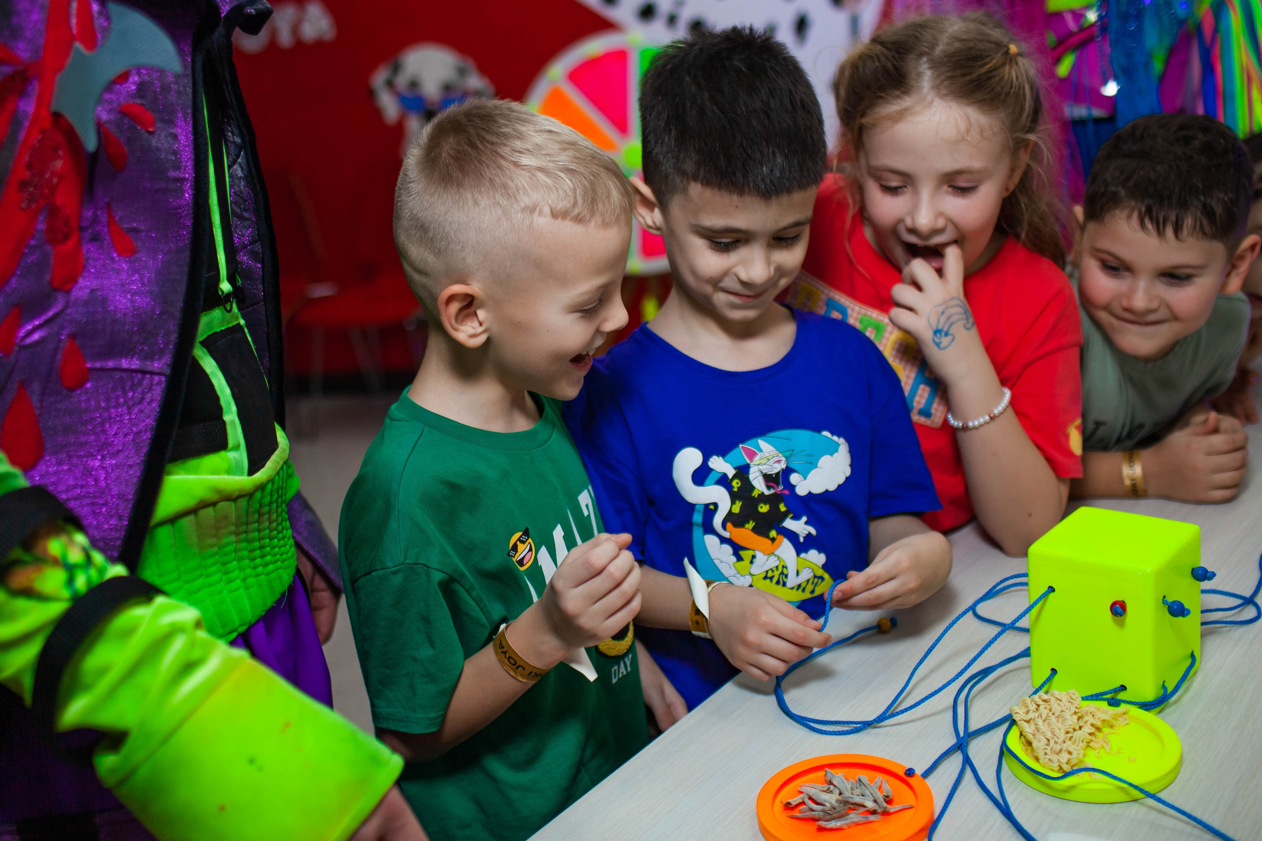 Неон Челендж День рождения Ярослава. Детский и семейный фотограф в Санкт-Петербурге Елизавета Сорокина