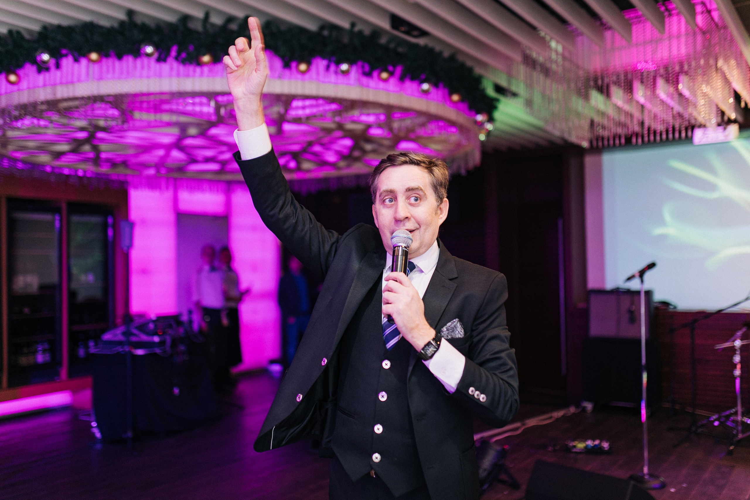 Новый год. Ведущий Валерий Чигинцев