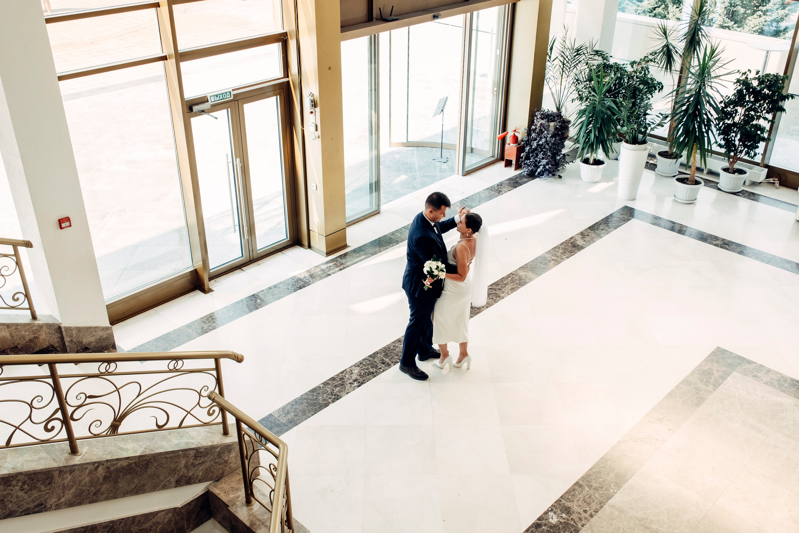 Свадебная прогулка в городе. Фотограф в Иркутске Анна Мирошникова