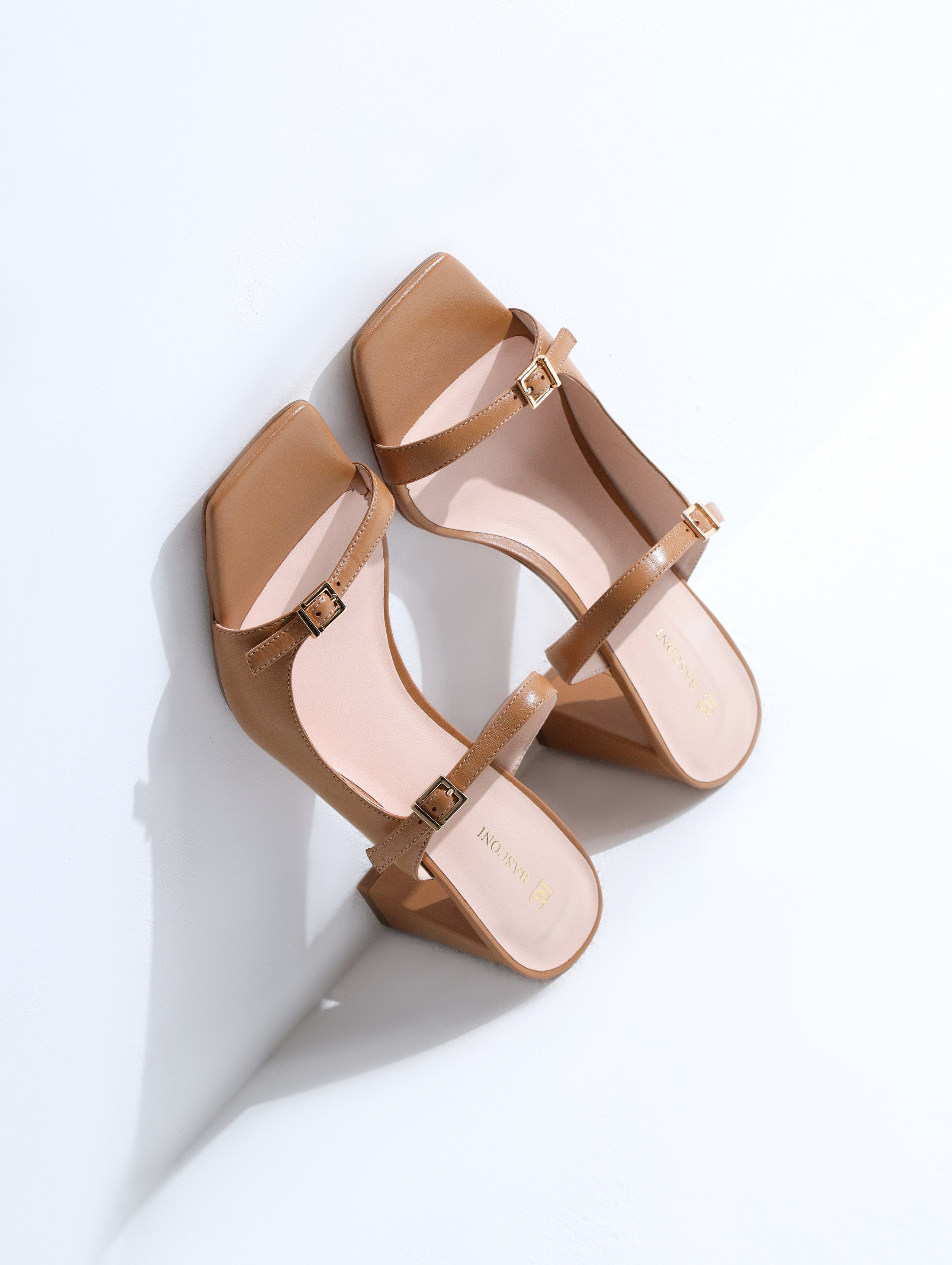 Basconi Summer Y'25. Предметный фотограф Артём Йома