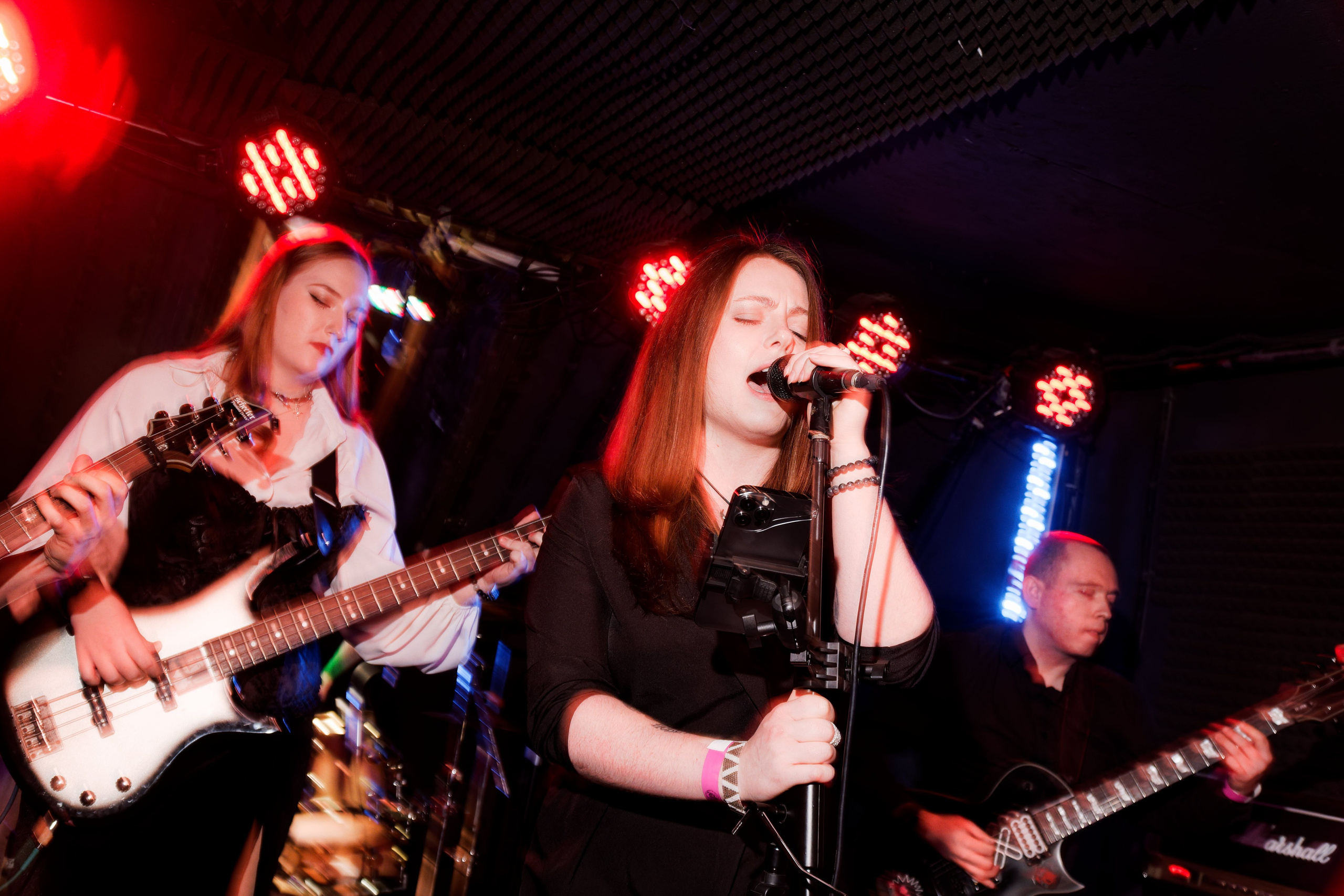 Концерт группы «Тыбывидел!». Репортажный, event-фотограф во Владивостоке