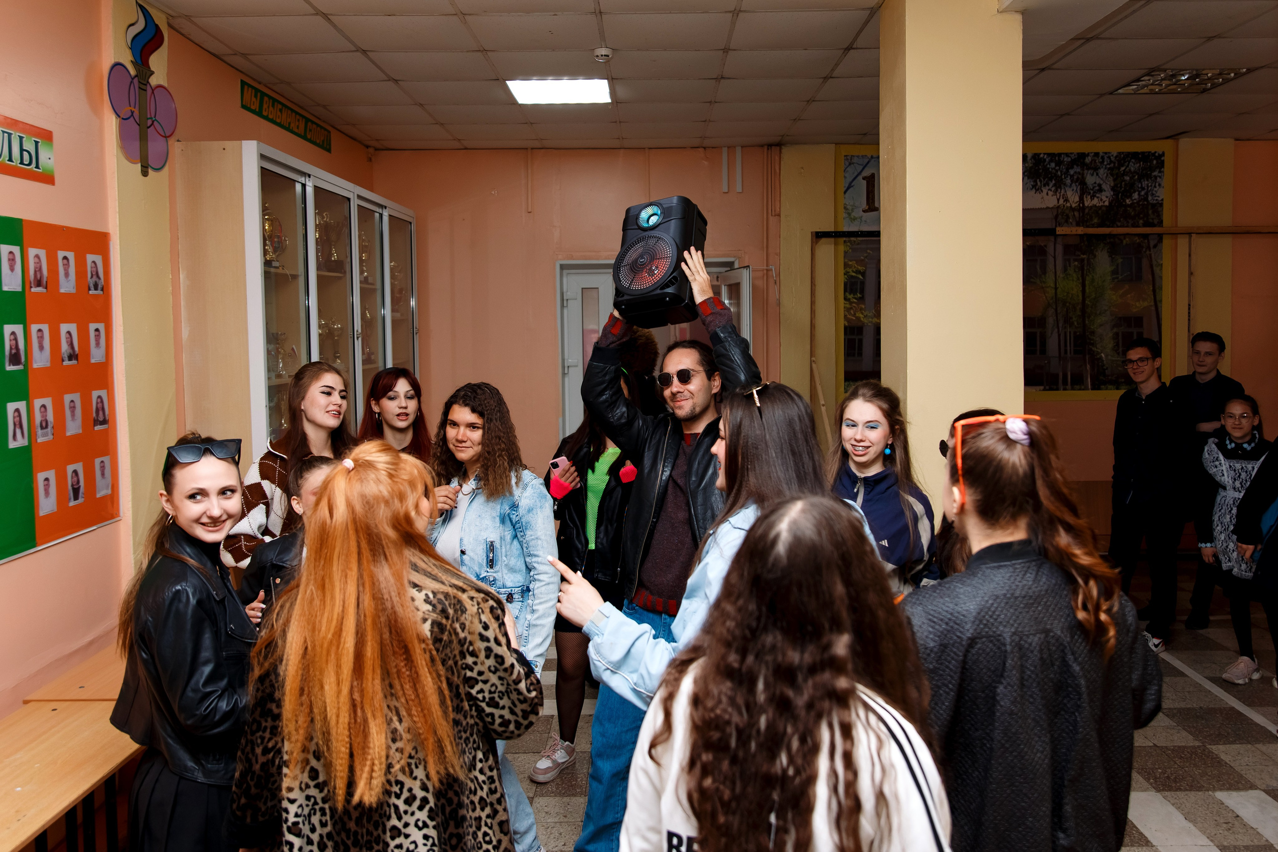 11 класс день не послушания в школе. Фотограф Любовь Корниенко, Примоский край