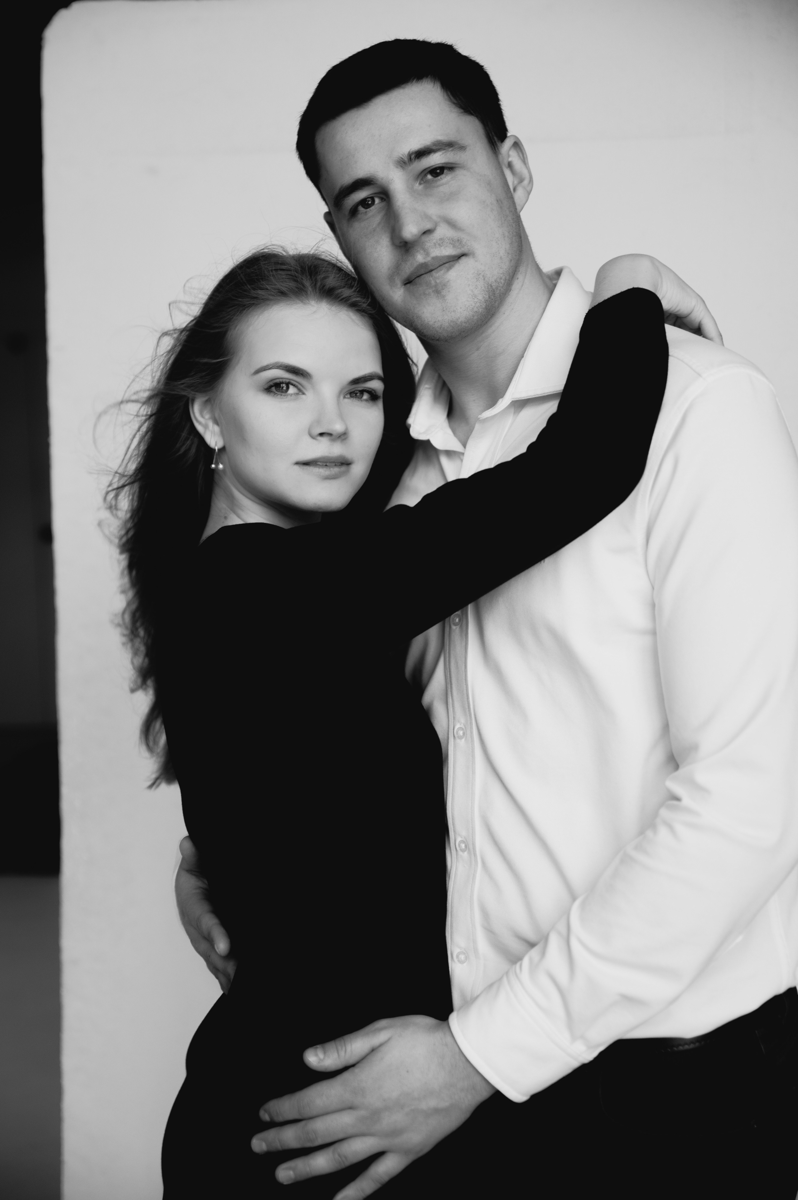 Предсвадебная лавстори в студии в Москве. Свадебный и портретный фотограф в Москве Жердев Даниил