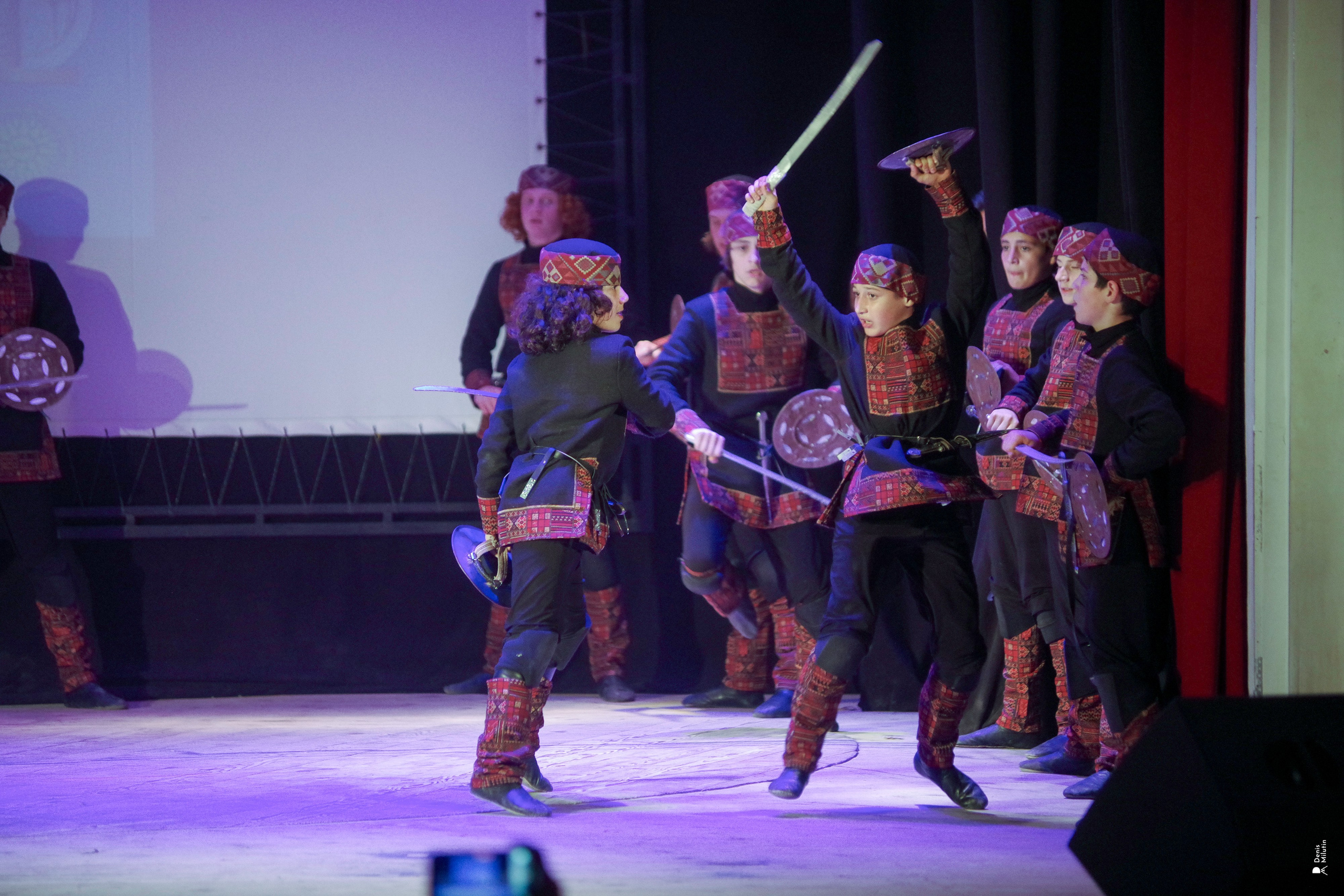 Танцы в прекрасном Они. Портретный фотограф Денис Милютин