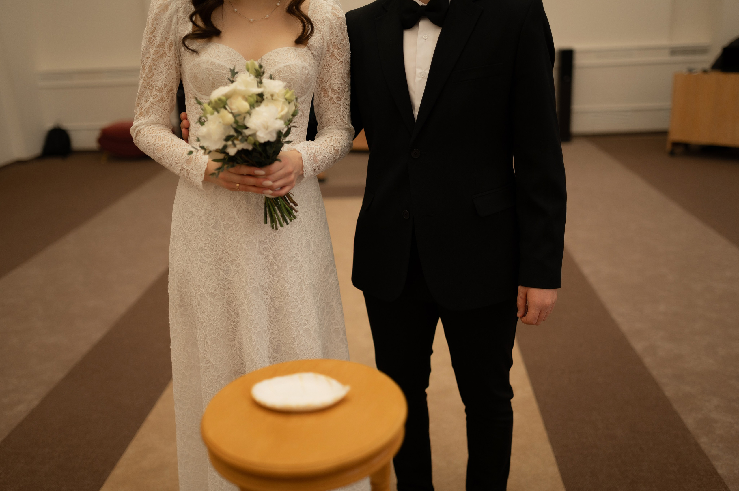 «И вот теперь остаются эти три: вера, надежда, любовь. Но величайшая из них — любовь». Твой личный проводник к красивым фотографиям в Старом Осколе