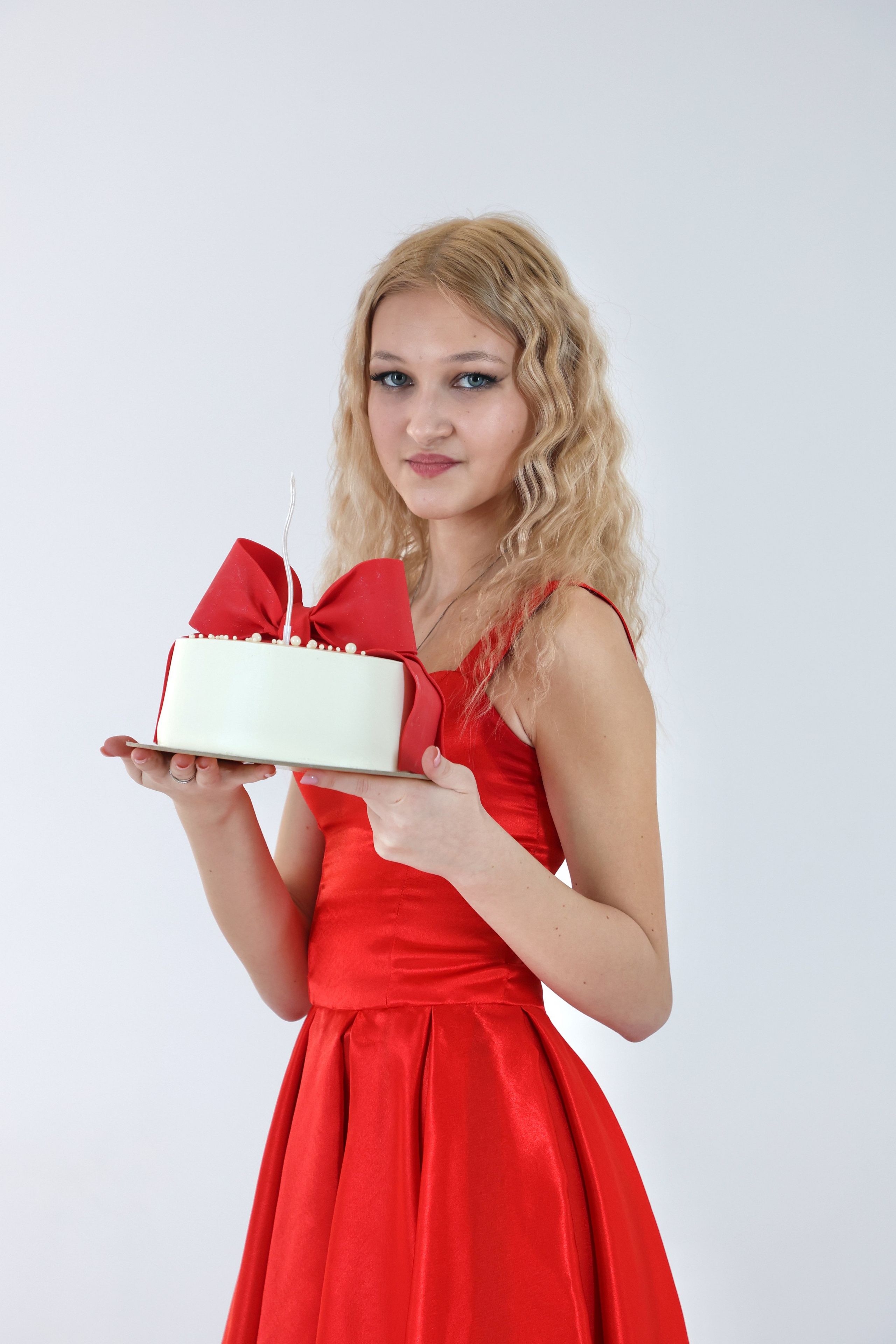 С Днём Рождения, Лиза!. Школьные выпускные альбомы в Москве Марина Николаева