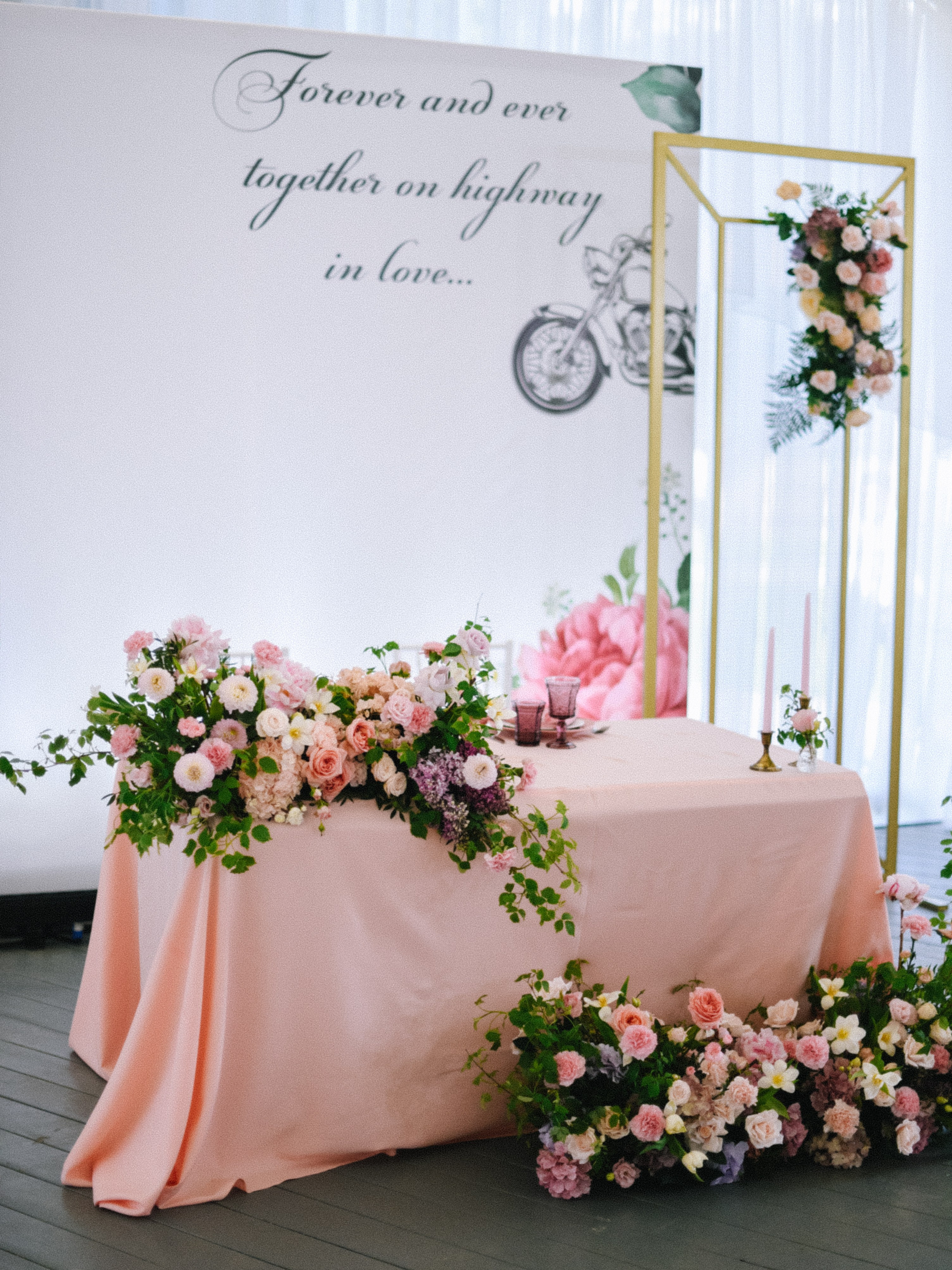 Свадьба байкеров в ресторане «Дворянское гнездо». Kirillova Studio — мастерская декора и событий Юли Кирилловой