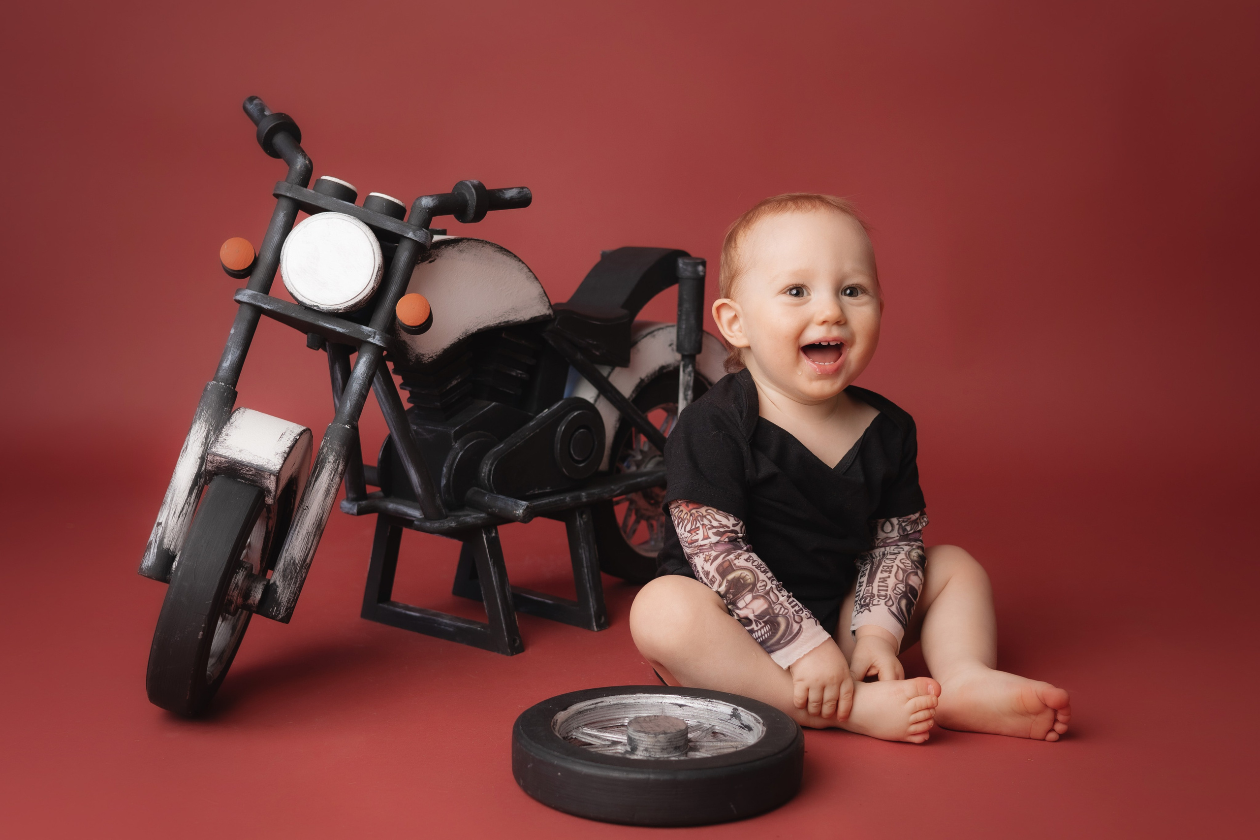 От 9 месяцев  - Фотограф новорожденных: магия детства в каждом снимке. Фотограф новорожденных: волшебные моменты первых дней жизни