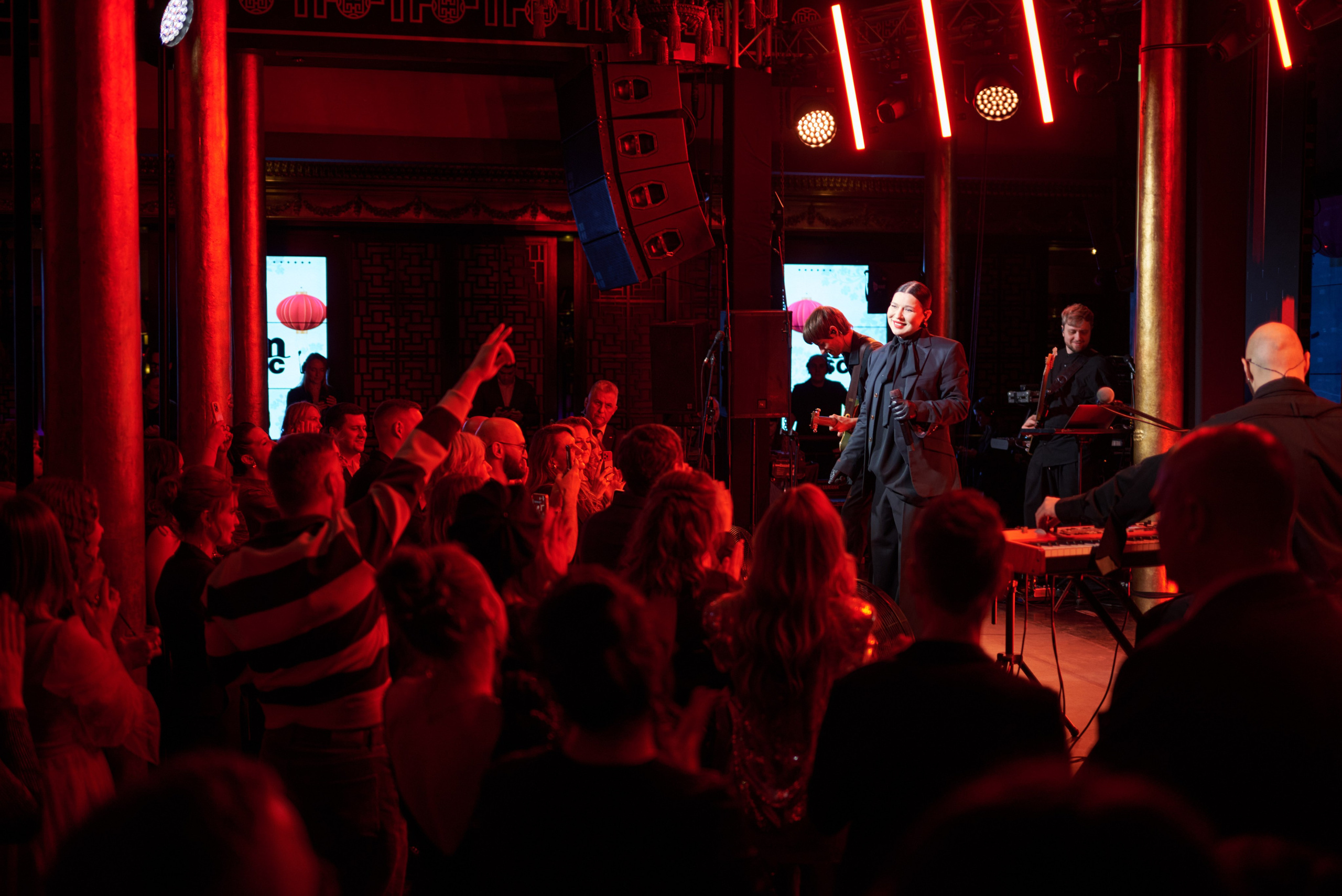 Репортажная съёмка корпоратива и концерта Елки в Петербурге и Москве