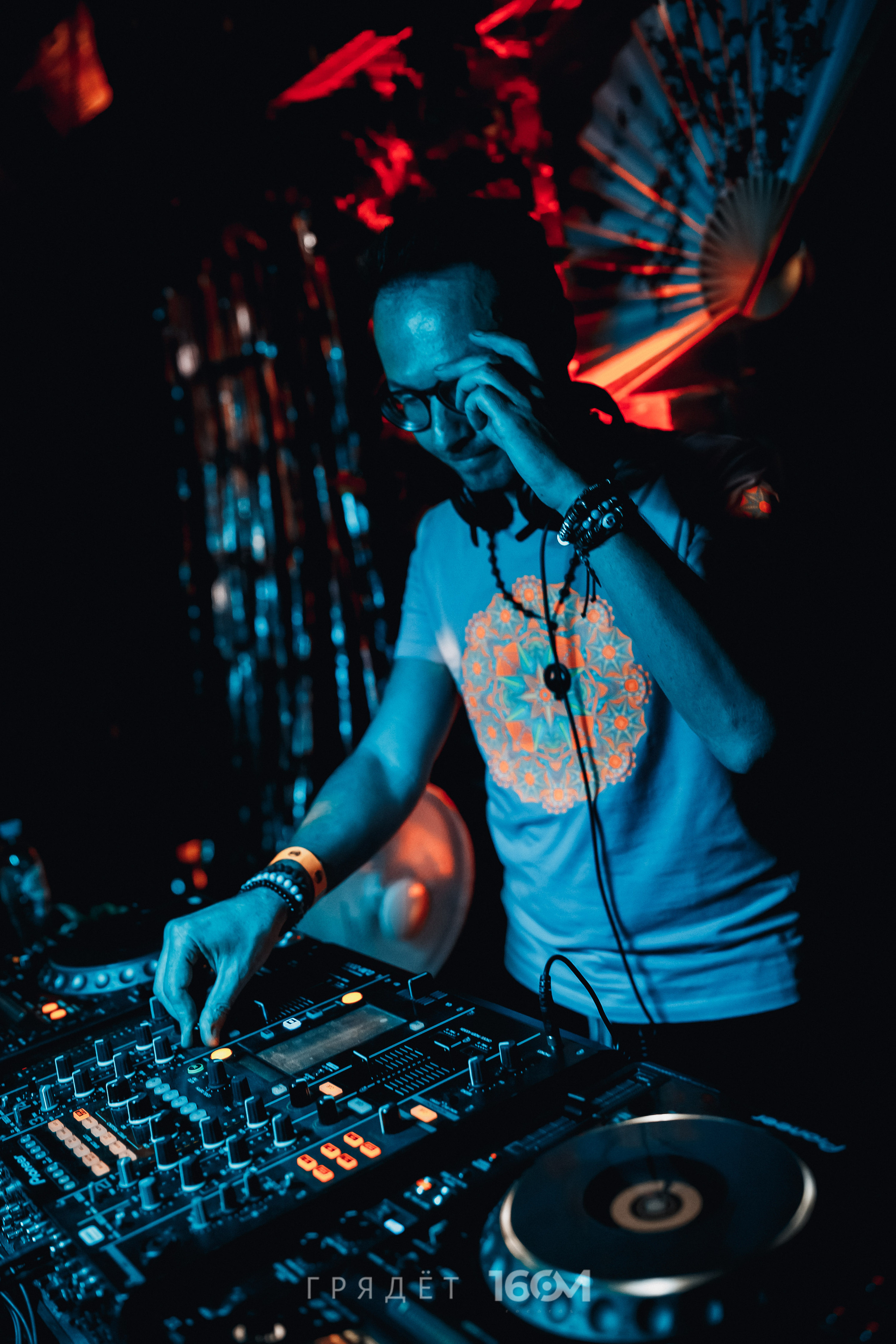 16 Om & Gryadet. Репортажный (клубный) фотограф в Москве