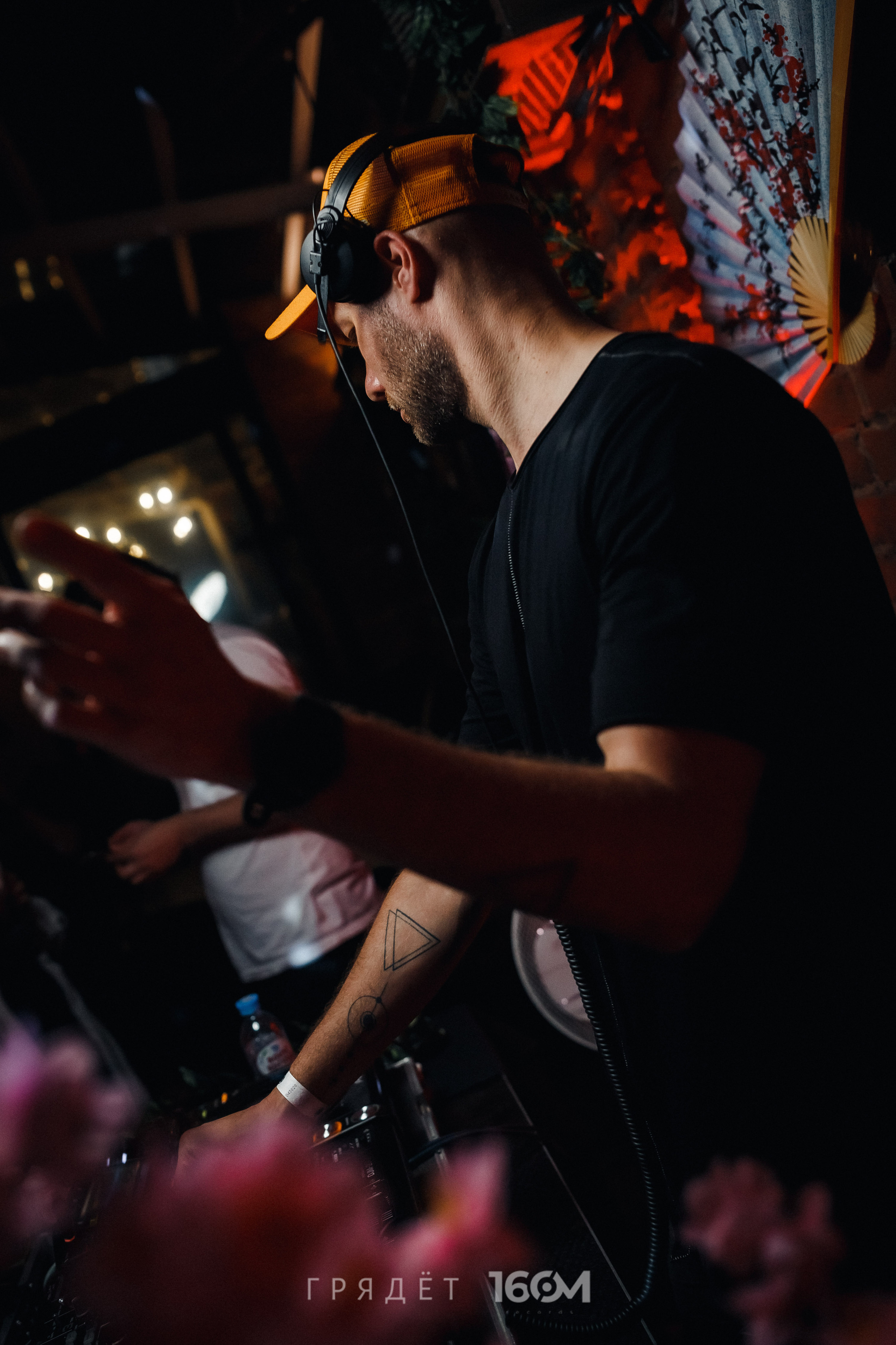 16 Om & Gryadet. Репортажный (клубный) фотограф в Москве