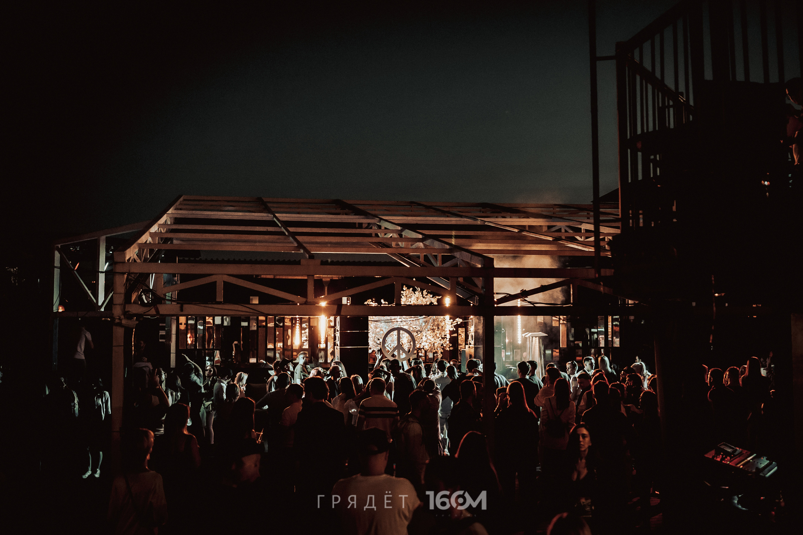 16 Om & Gryadet. Репортажный (клубный) фотограф в Москве