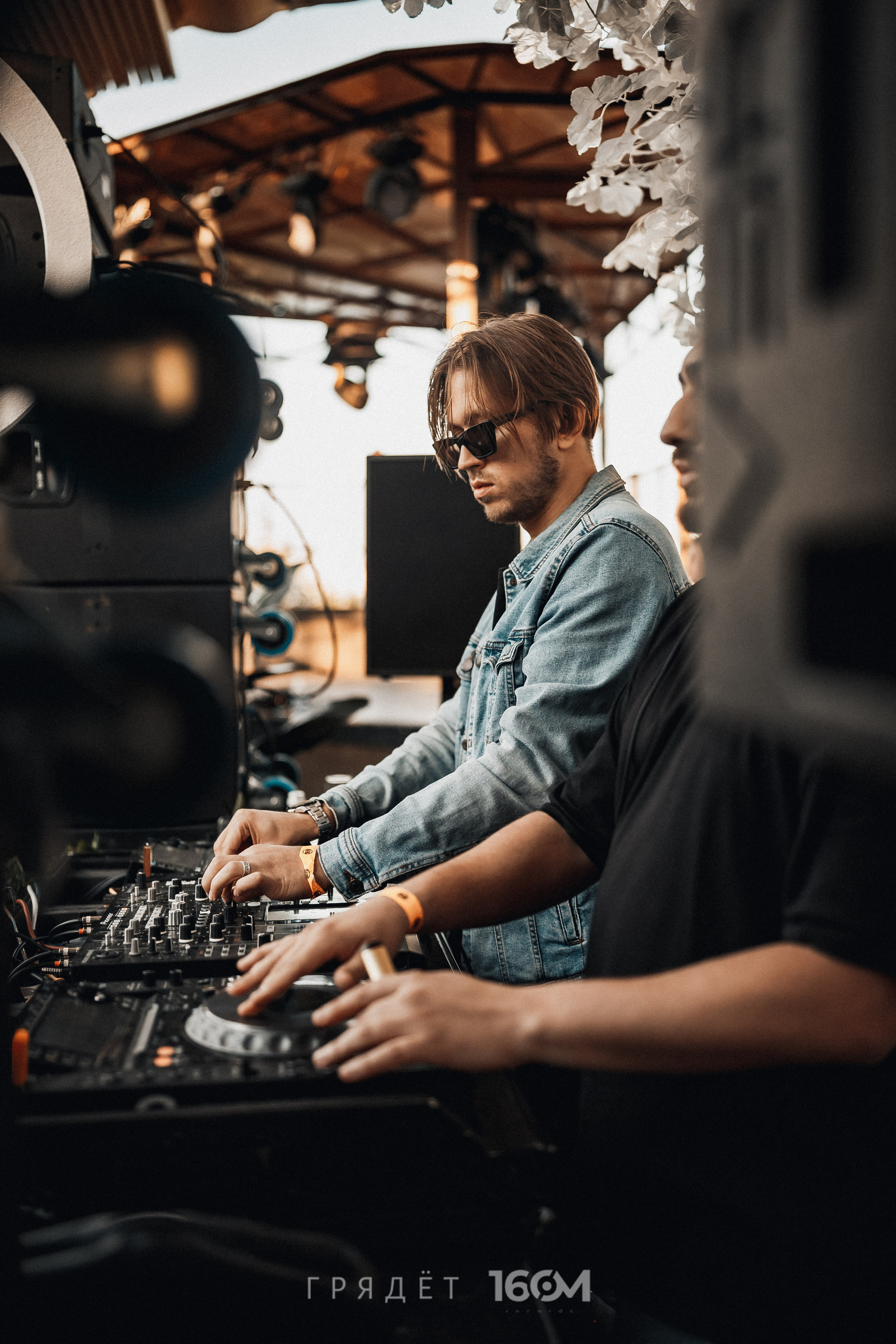 16 Om & Gryadet. Репортажный (клубный) фотограф в Москве