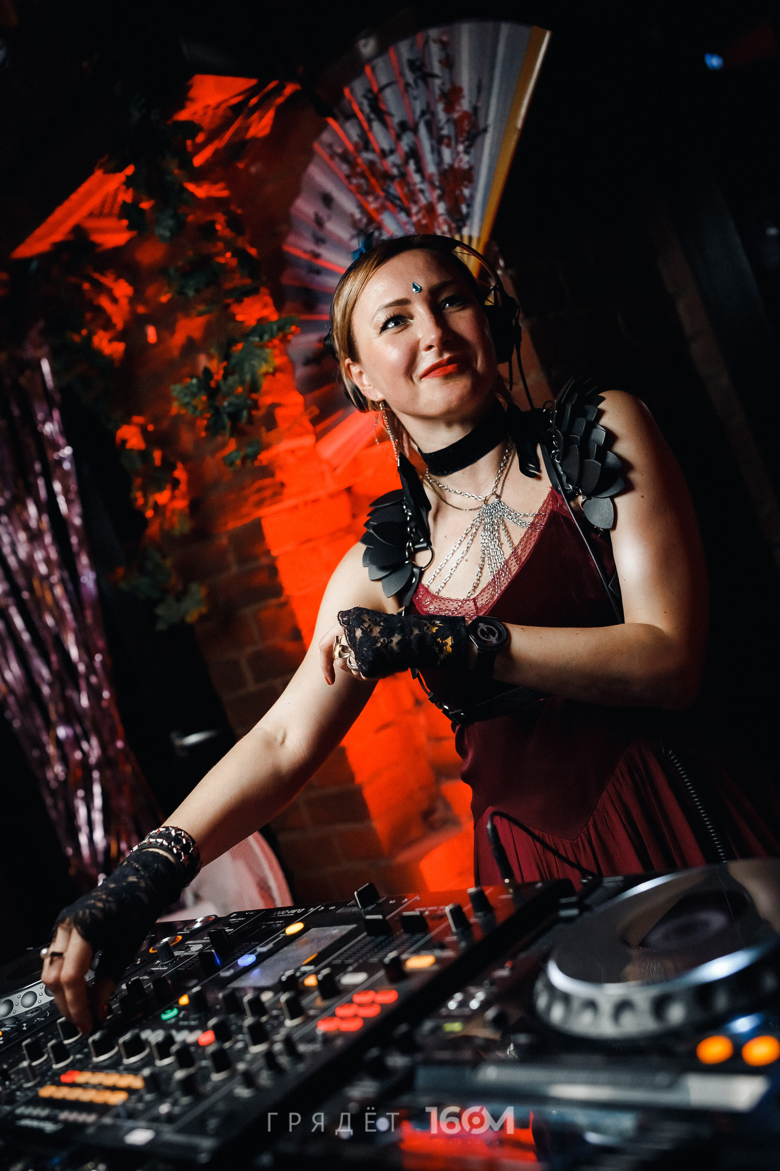 16 Om & Gryadet. Репортажный (клубный) фотограф в Москве