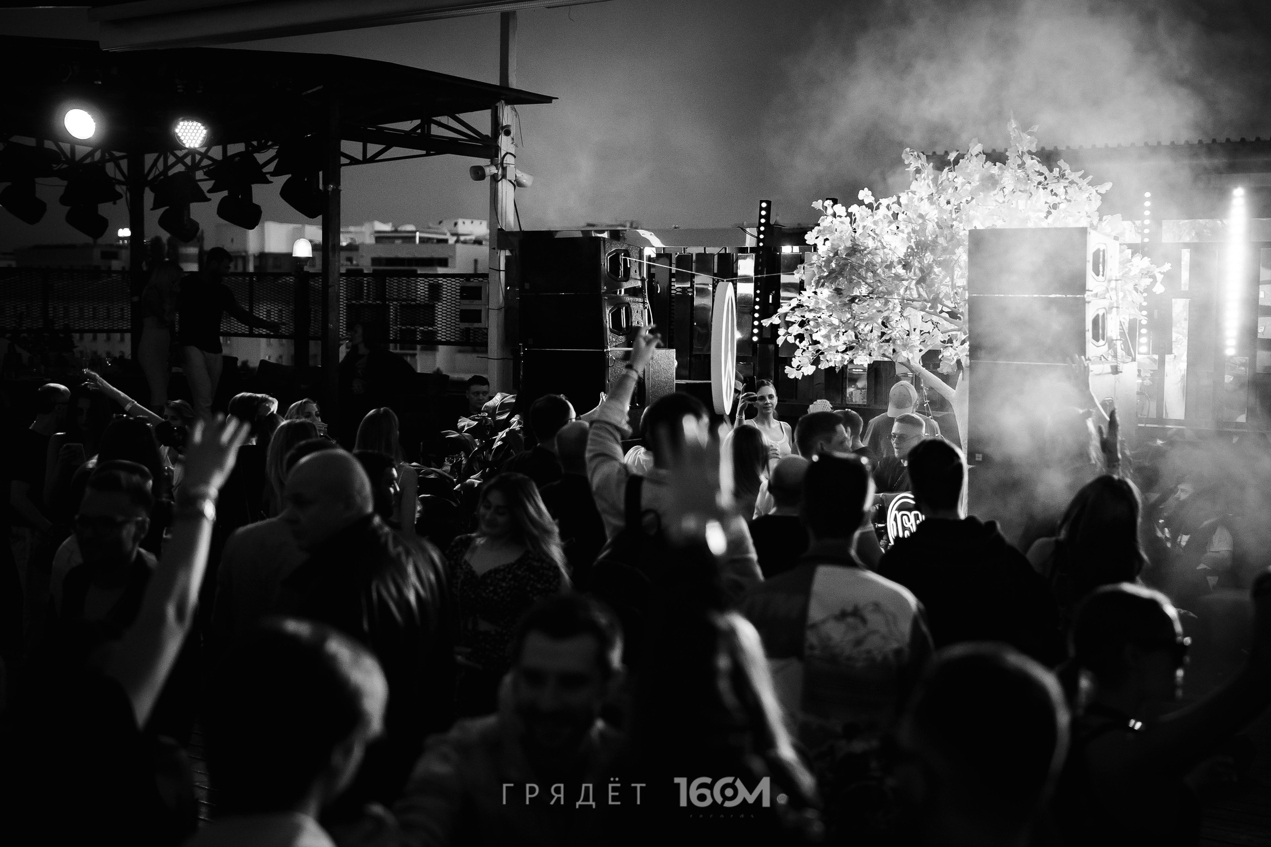 16 Om & Gryadet. Репортажный (клубный) фотограф в Москве