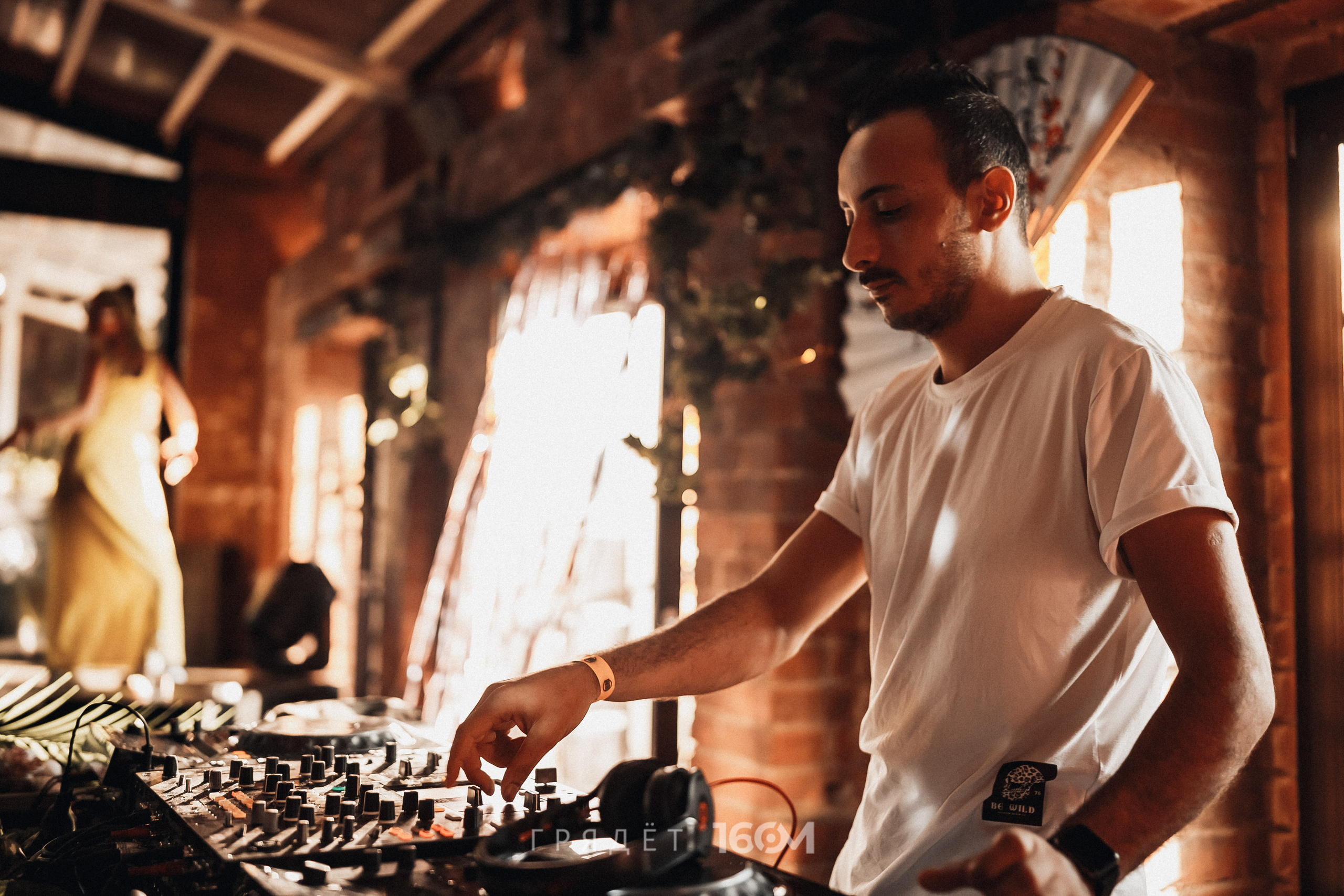 16 Om & Gryadet. Репортажный (клубный) фотограф в Москве