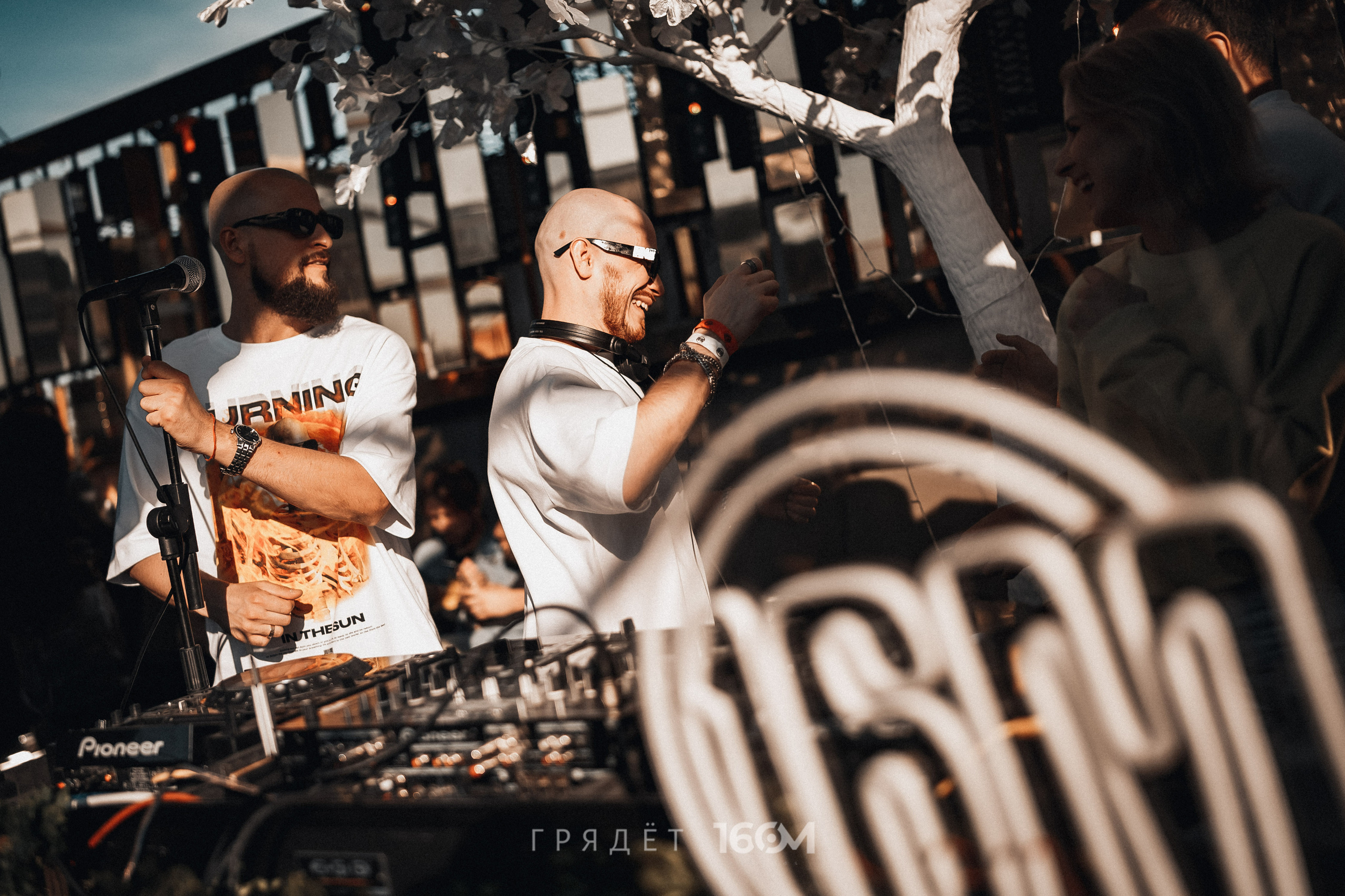 16 Om & Gryadet. Репортажный (клубный) фотограф в Москве