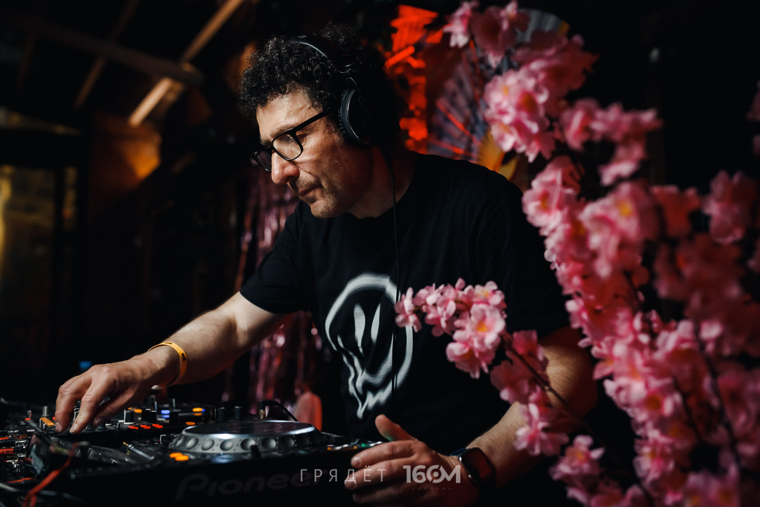 16 Om & Gryadet. Репортажный (клубный) фотограф в Москве