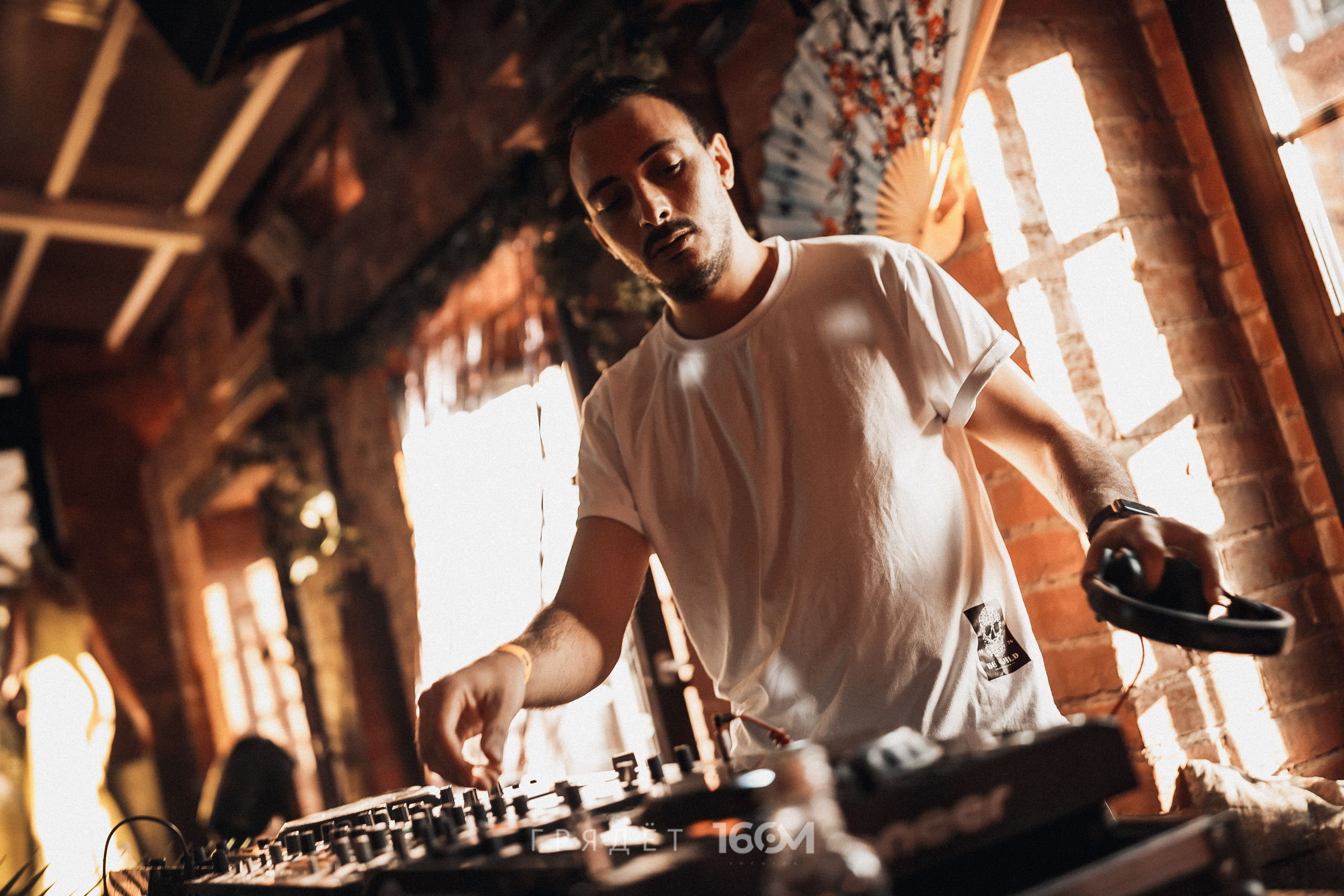 16 Om & Gryadet. Репортажный (клубный) фотограф в Москве