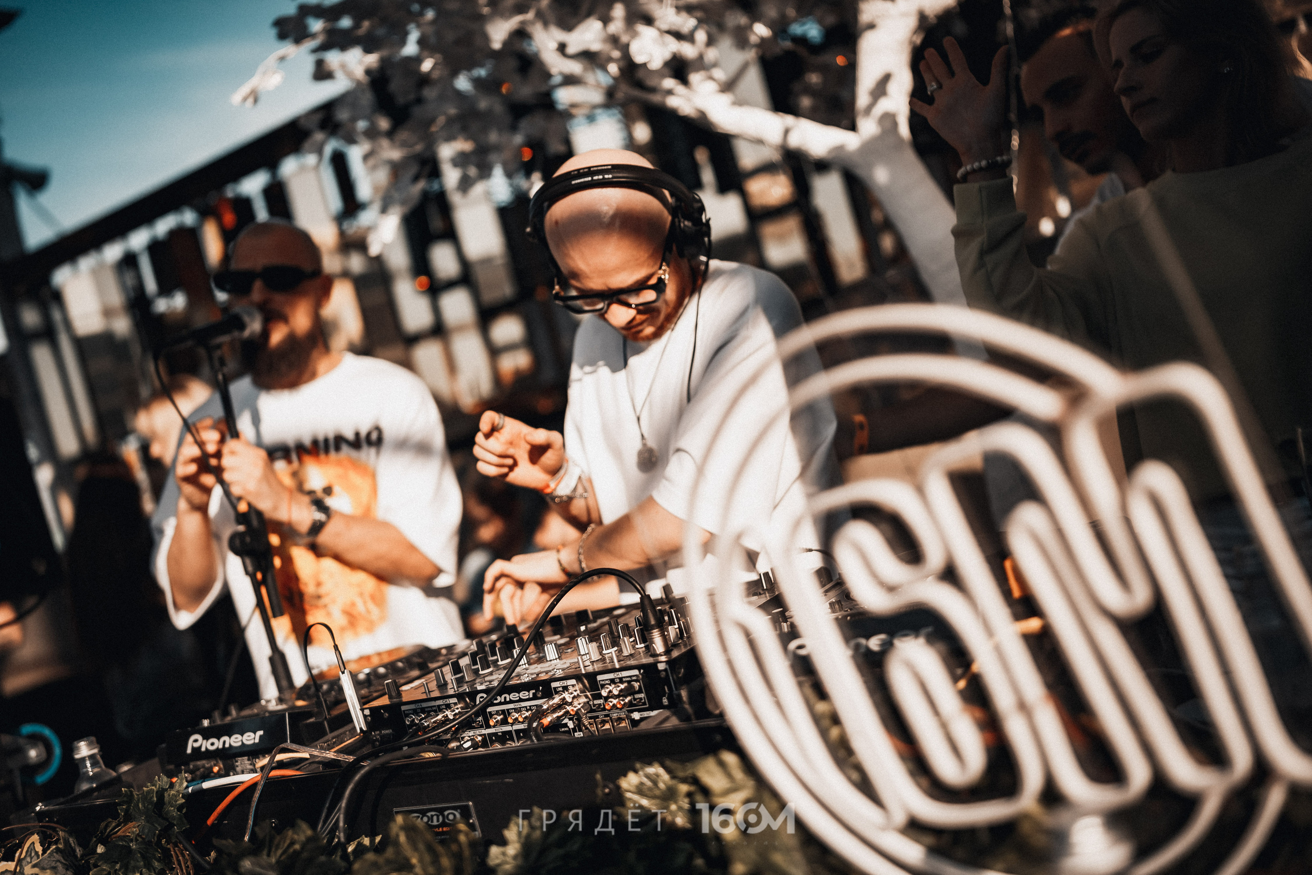 16 Om & Gryadet. Репортажный (клубный) фотограф в Москве