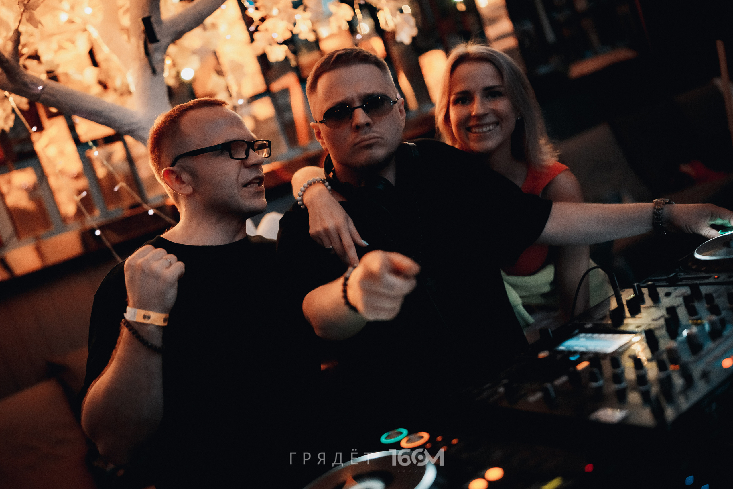 16 Om & Gryadet. Репортажный (клубный) фотограф в Москве