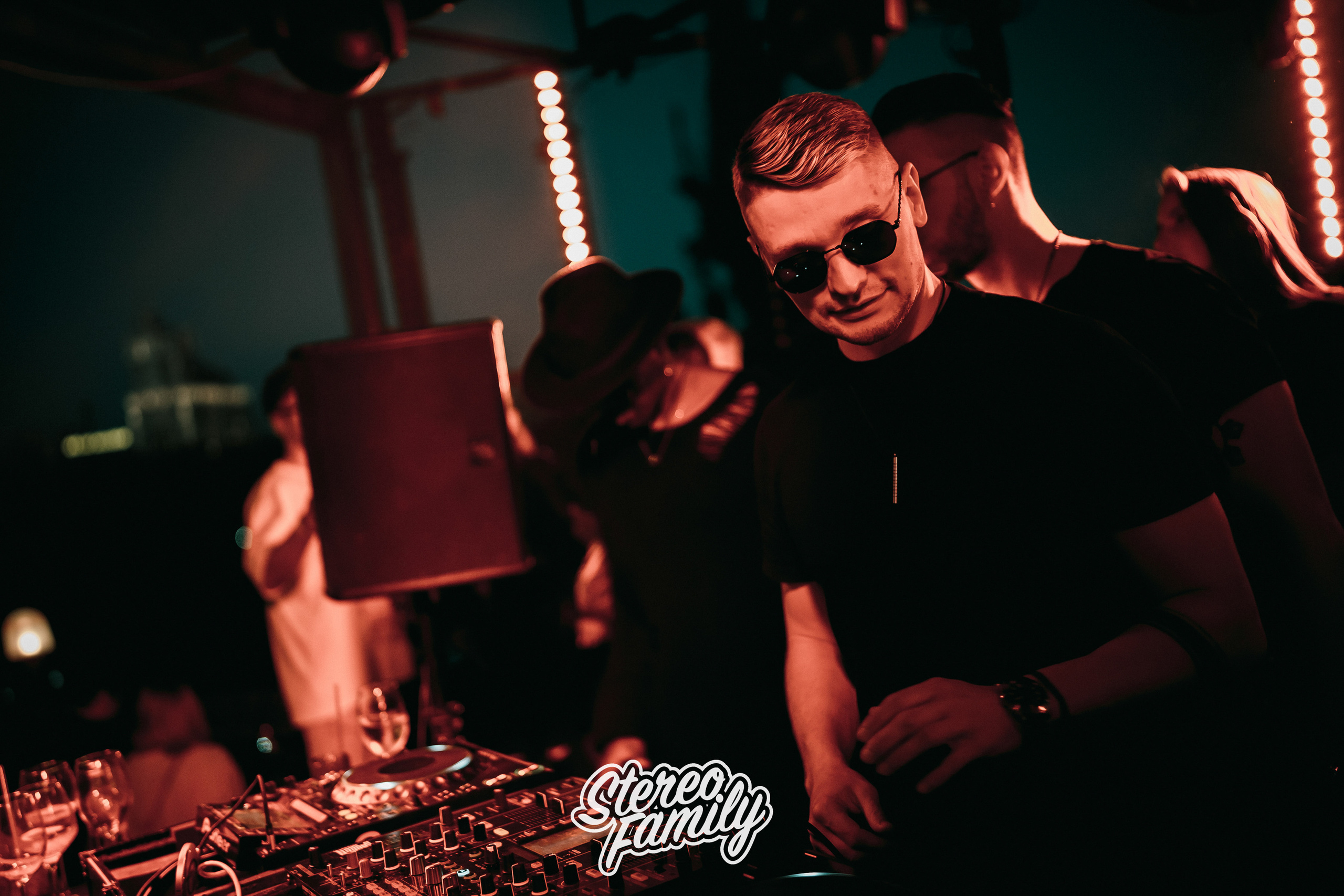 Stereoporno at Fantomas Rooftop. Репортажный (клубный) фотограф в Москве