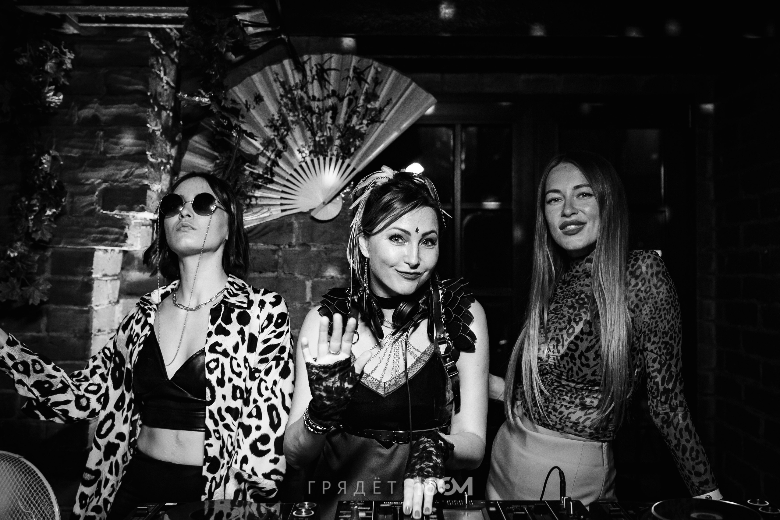 16 Om & Gryadet. Репортажный (клубный) фотограф в Москве