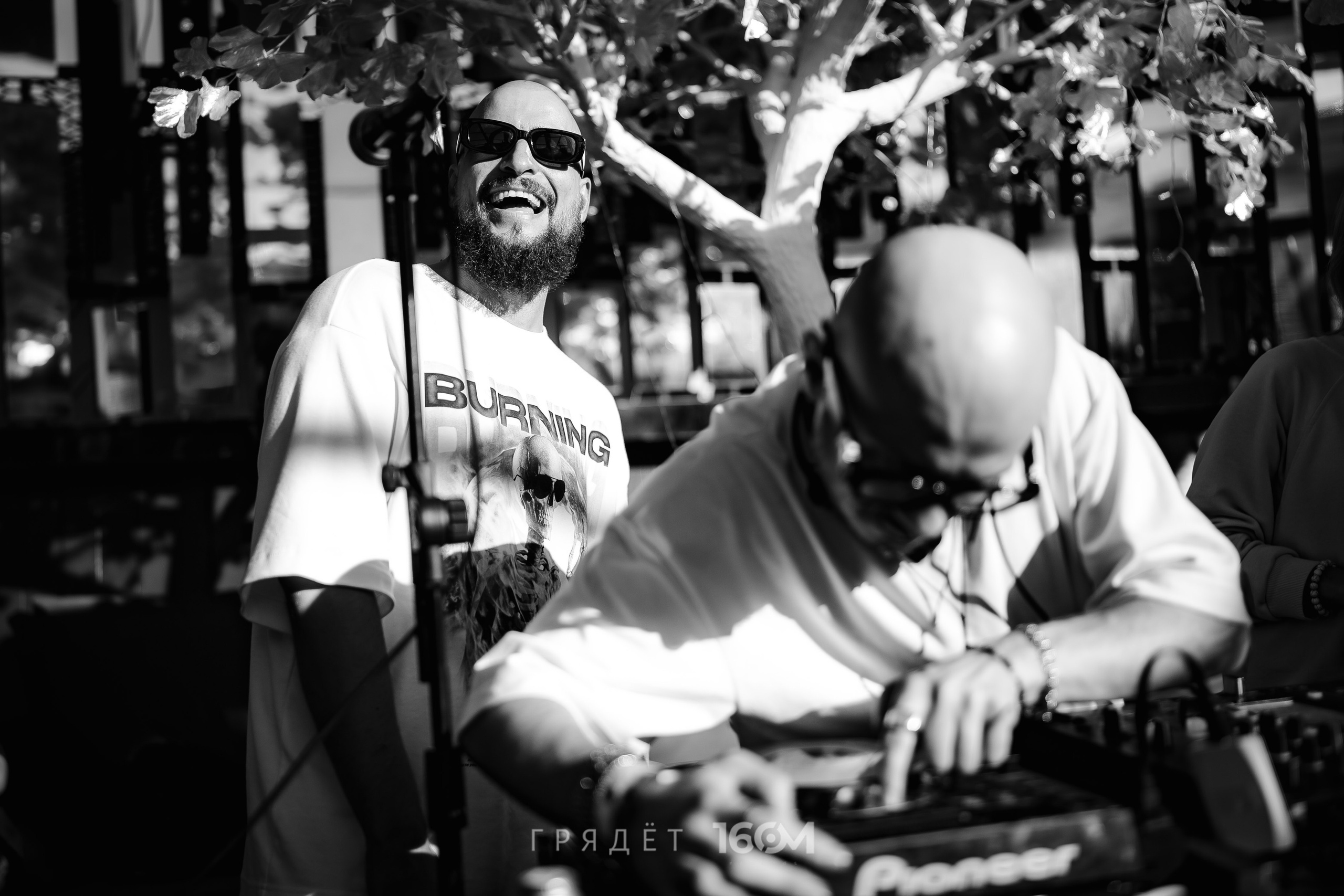 16 Om & Gryadet. Репортажный (клубный) фотограф в Москве