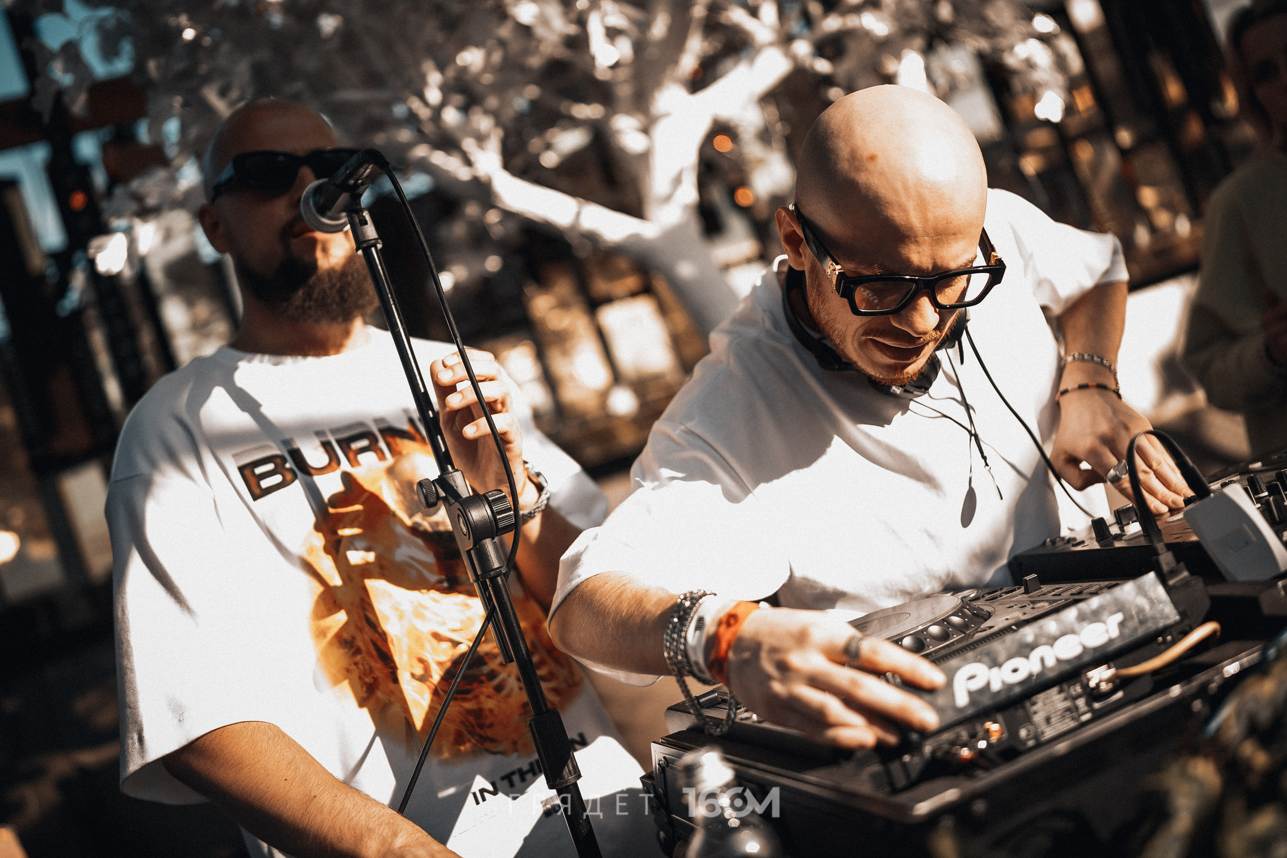 16 Om & Gryadet. Репортажный (клубный) фотограф в Москве