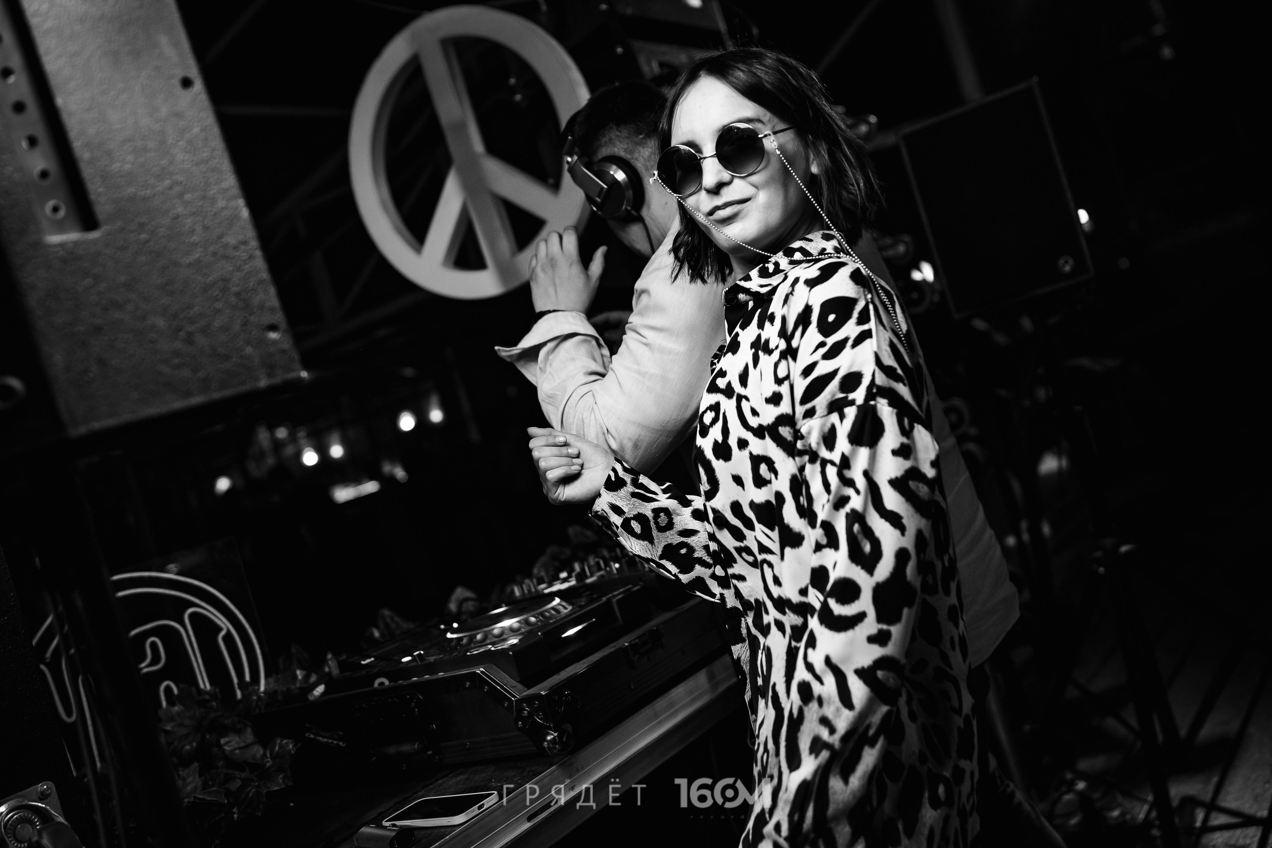 16 Om & Gryadet. Репортажный (клубный) фотограф в Москве