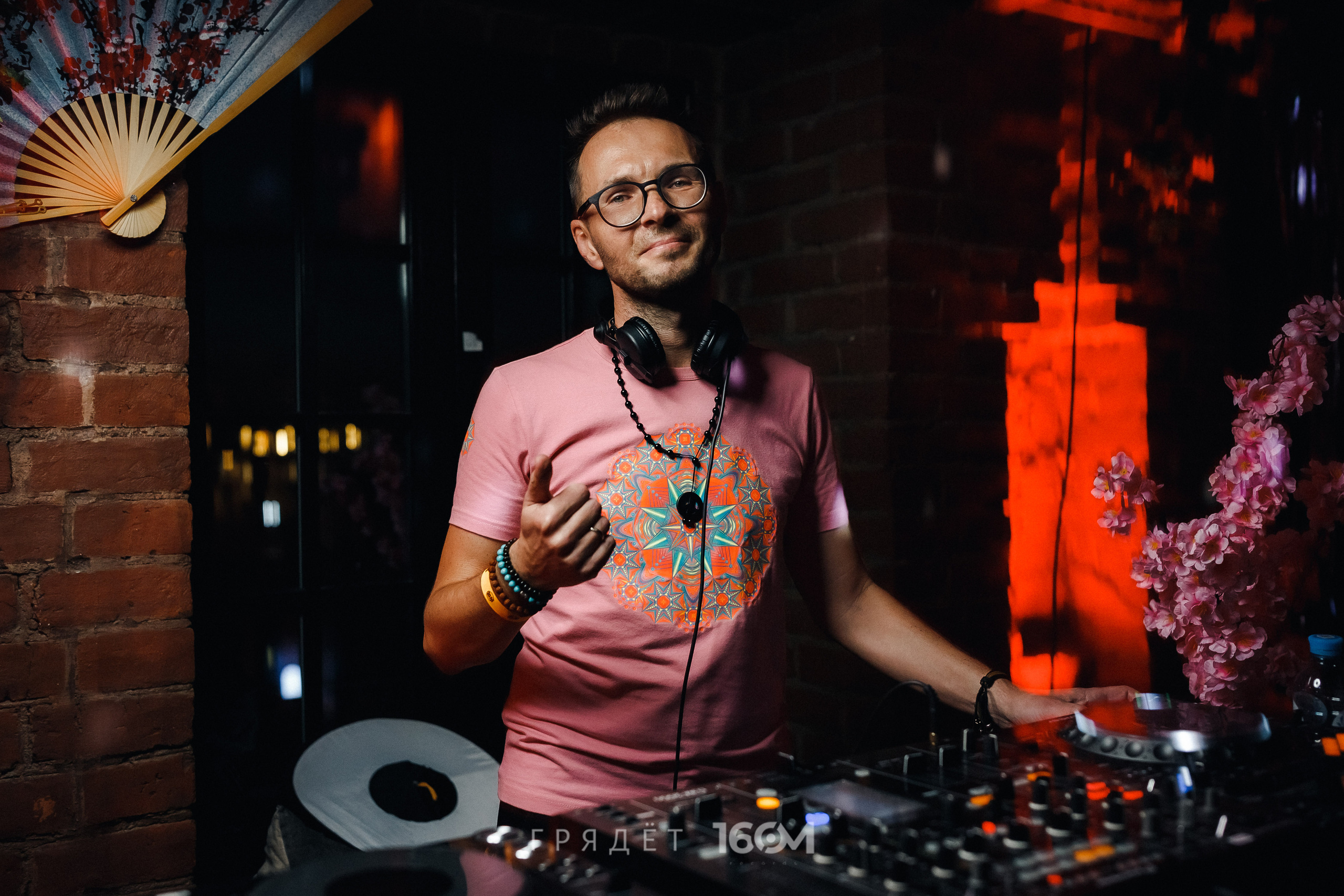 16 Om & Gryadet. Репортажный (клубный) фотограф в Москве