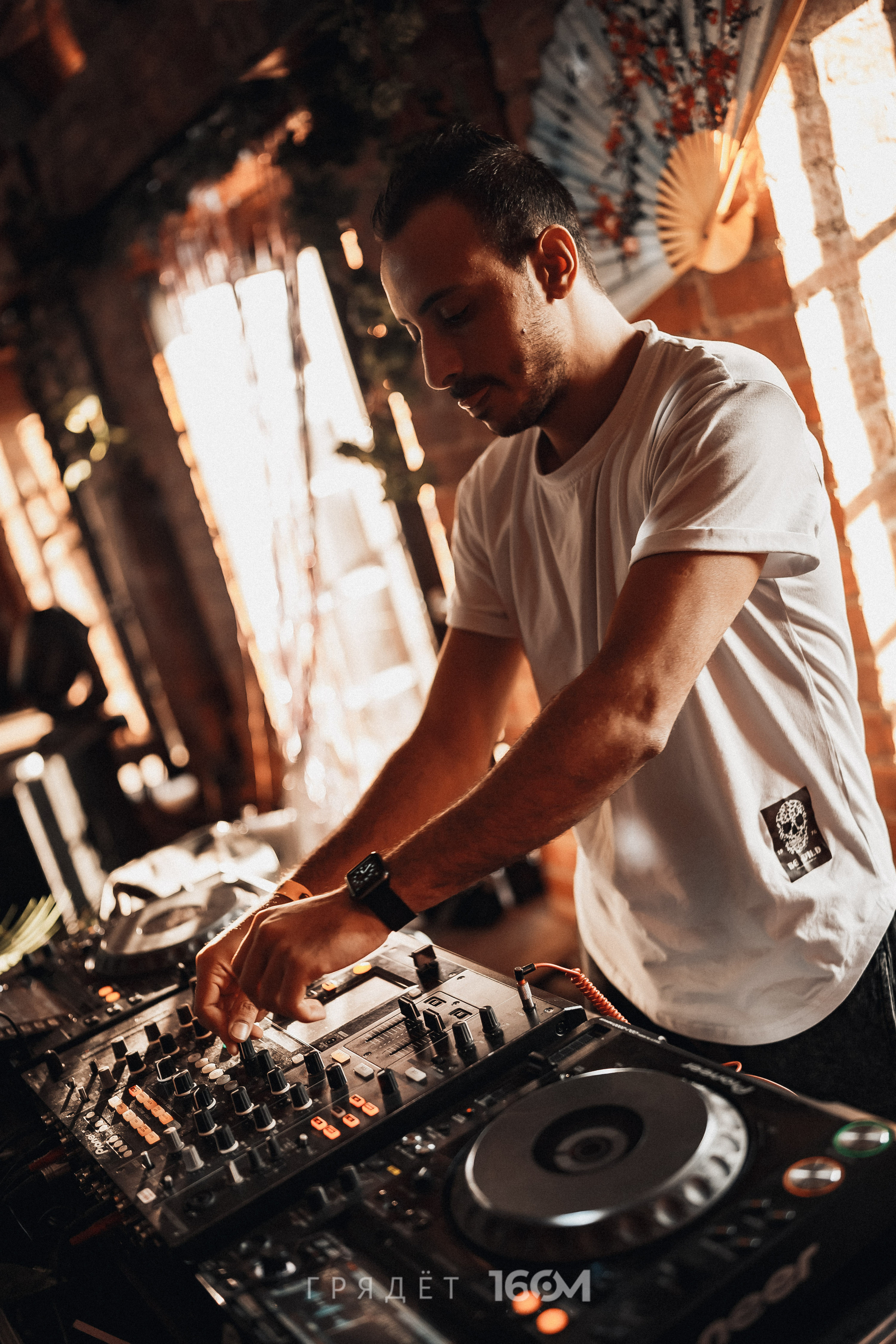 16 Om & Gryadet. Репортажный (клубный) фотограф в Москве