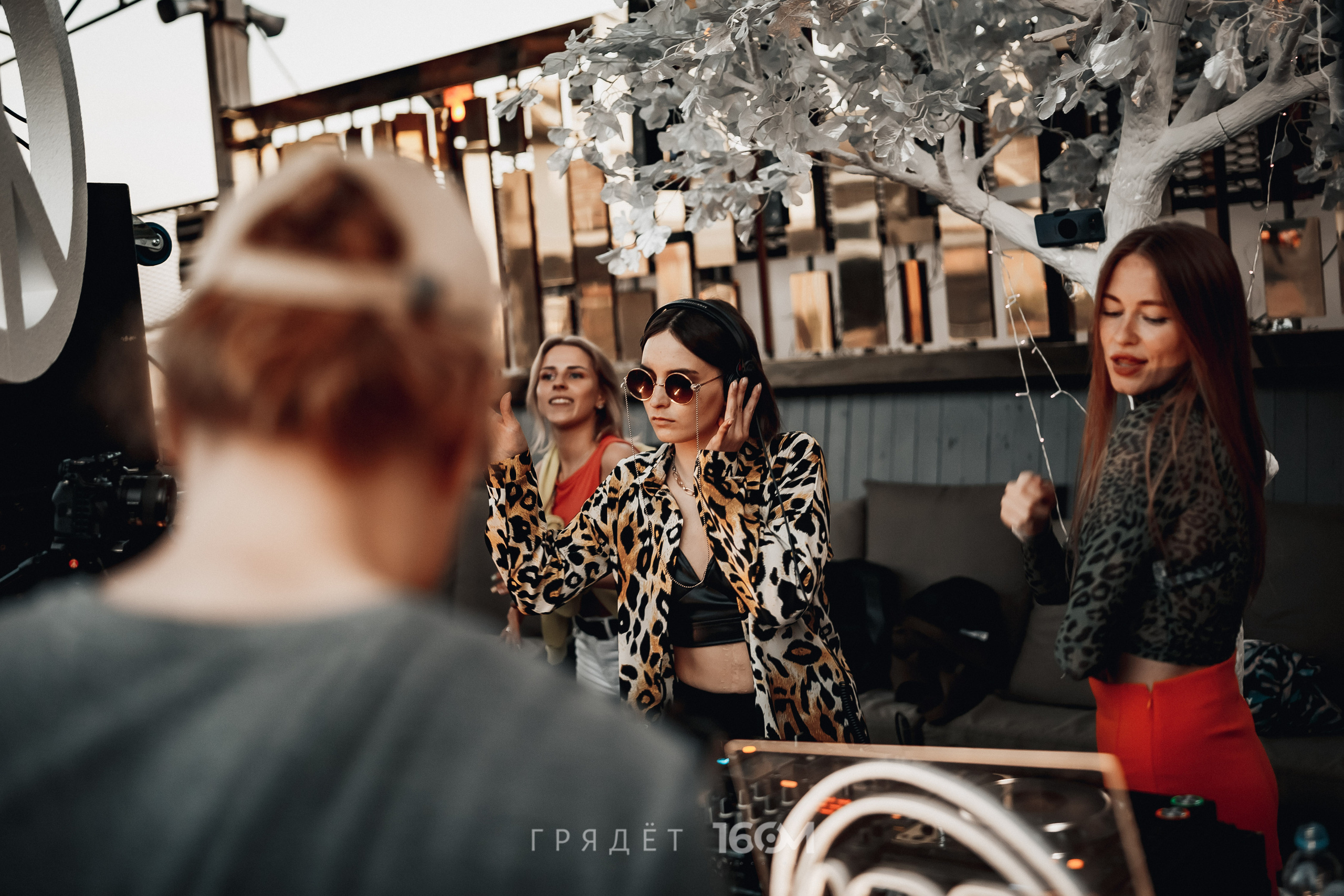 16 Om & Gryadet. Репортажный (клубный) фотограф в Москве