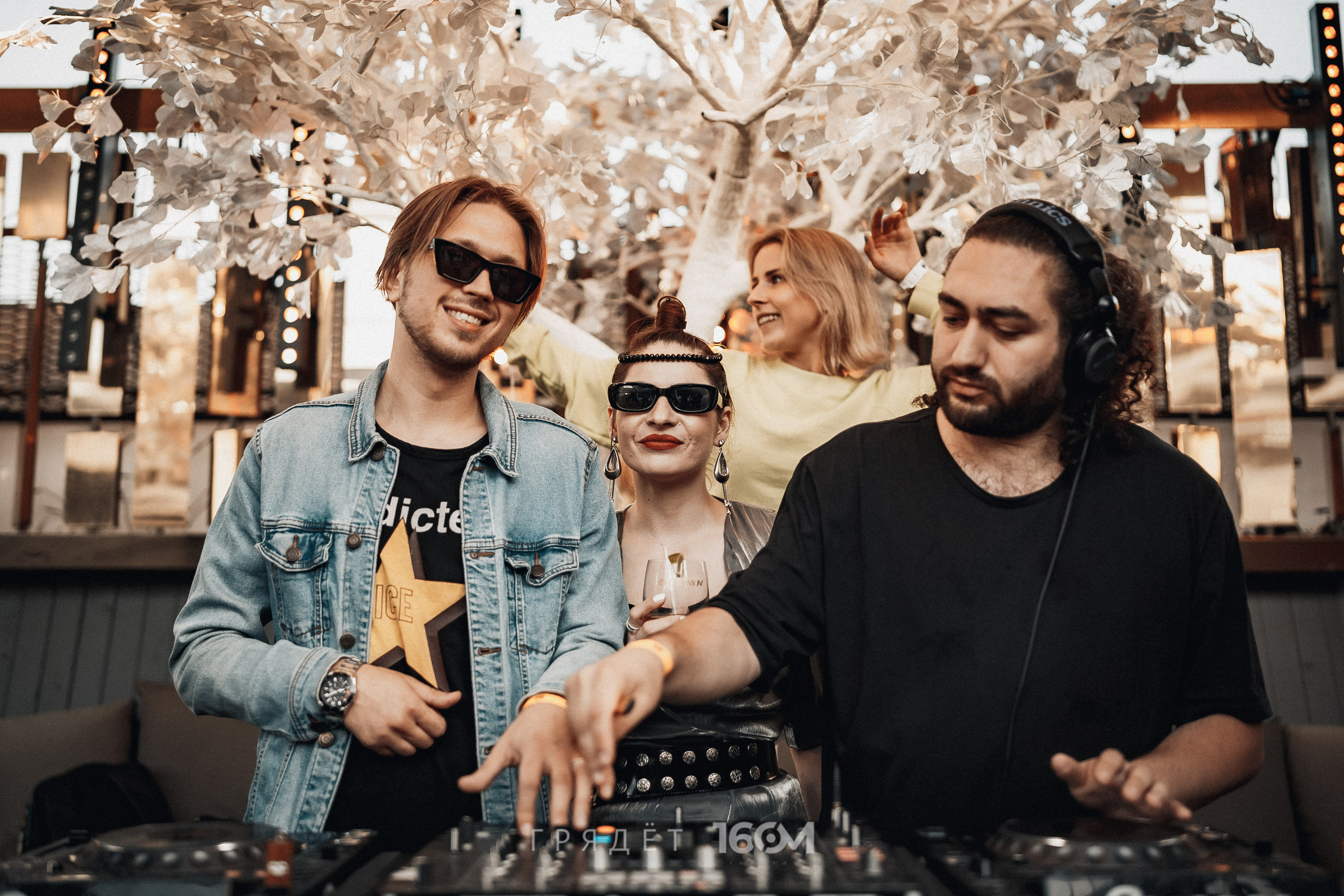 16 Om & Gryadet. Репортажный (клубный) фотограф в Москве