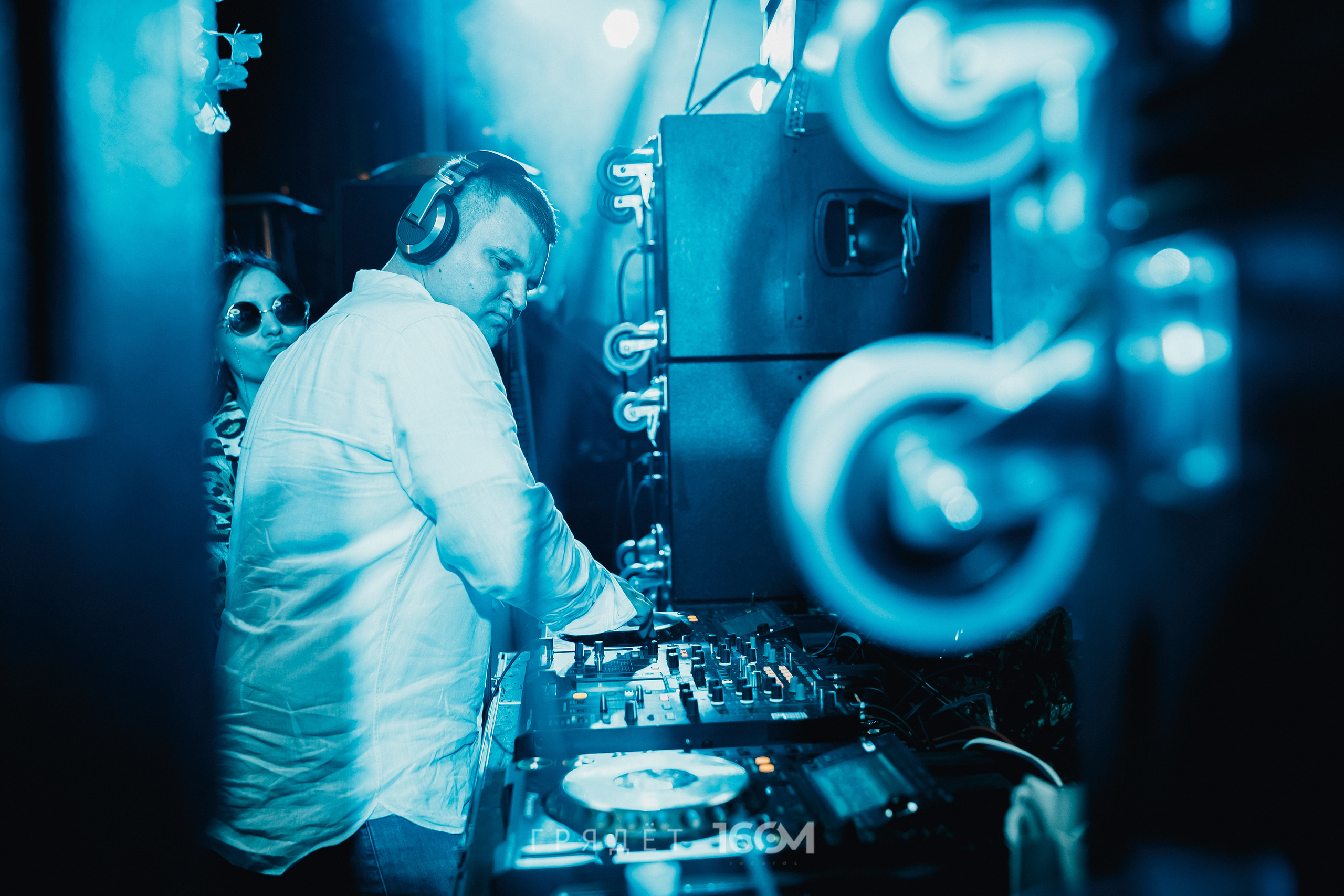 16 Om & Gryadet. Репортажный (клубный) фотограф в Москве