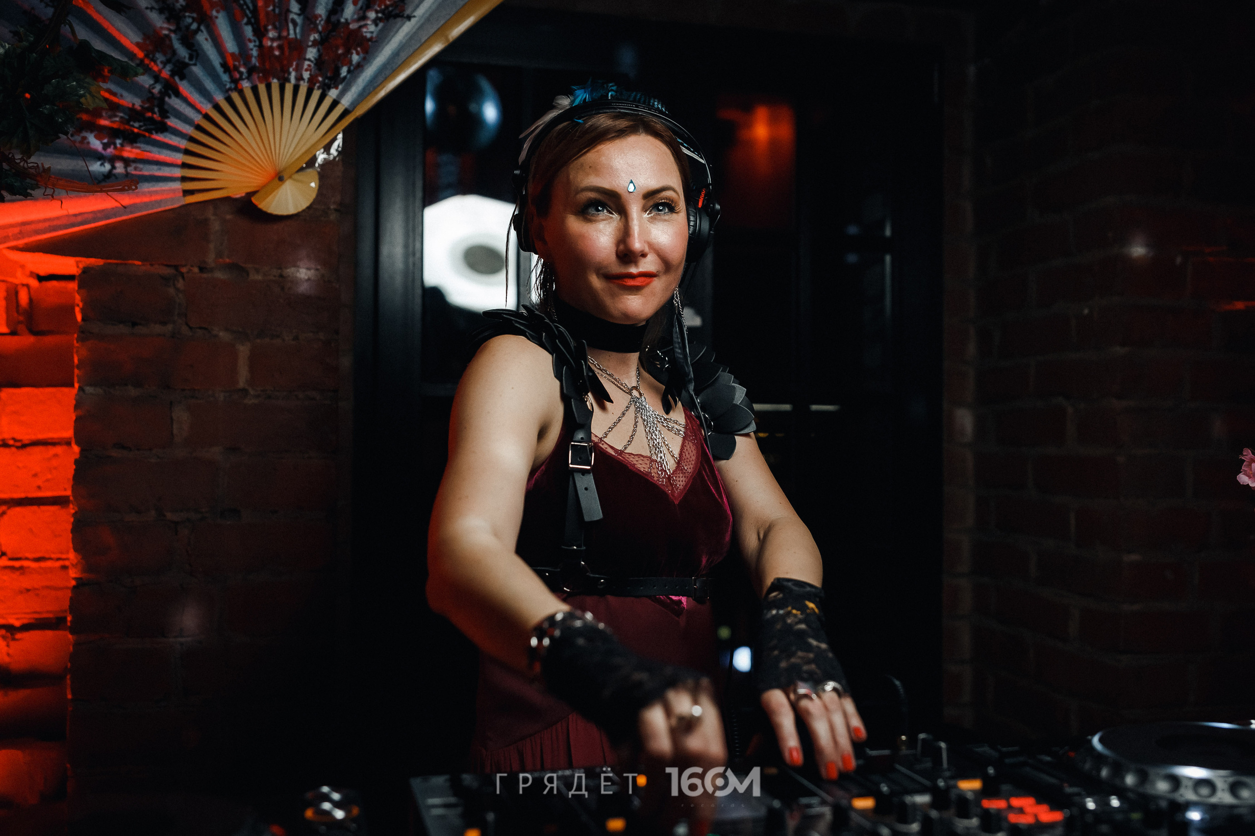 16 Om & Gryadet. Репортажный (клубный) фотограф в Москве